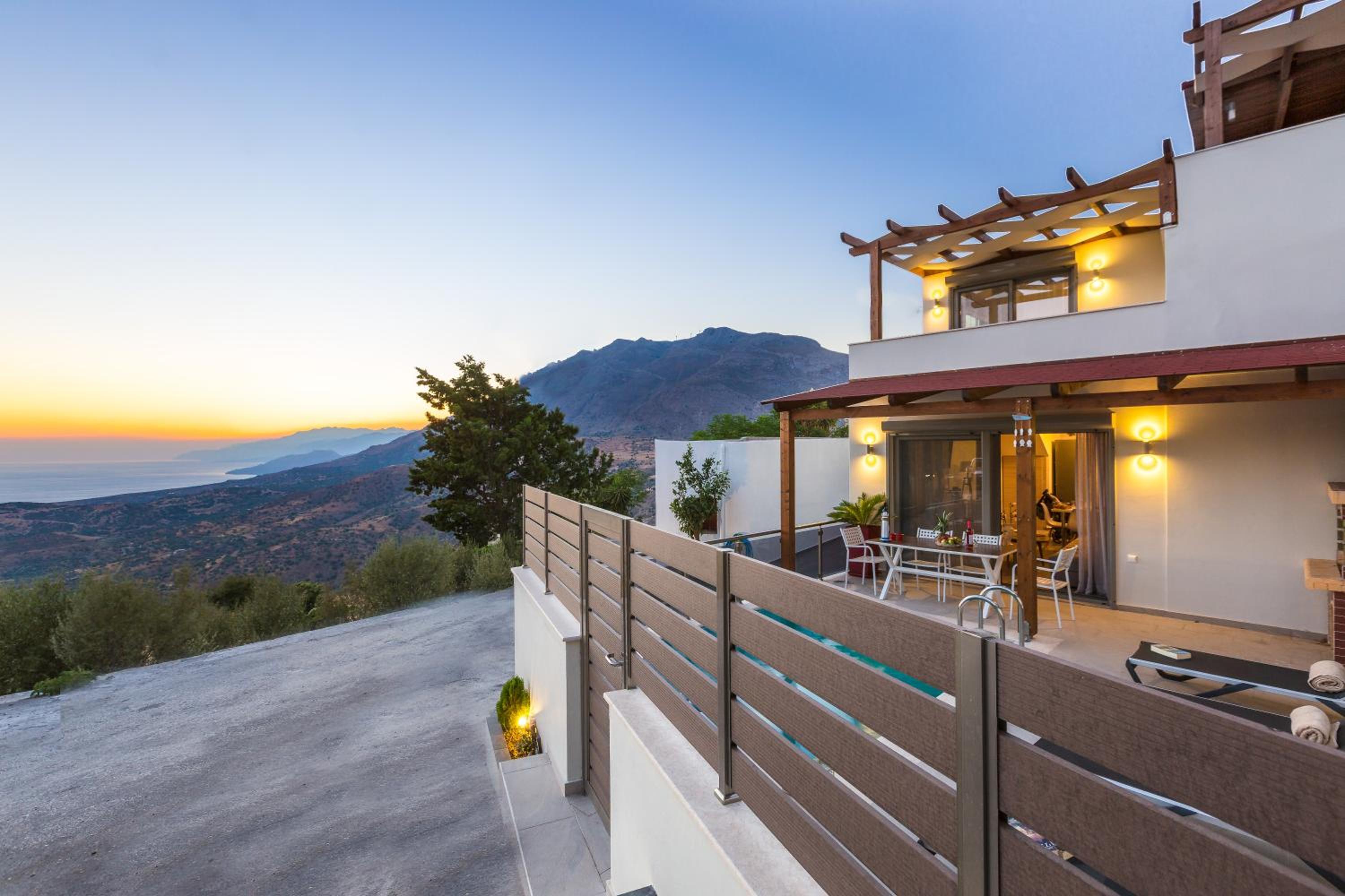 Villa photo 2