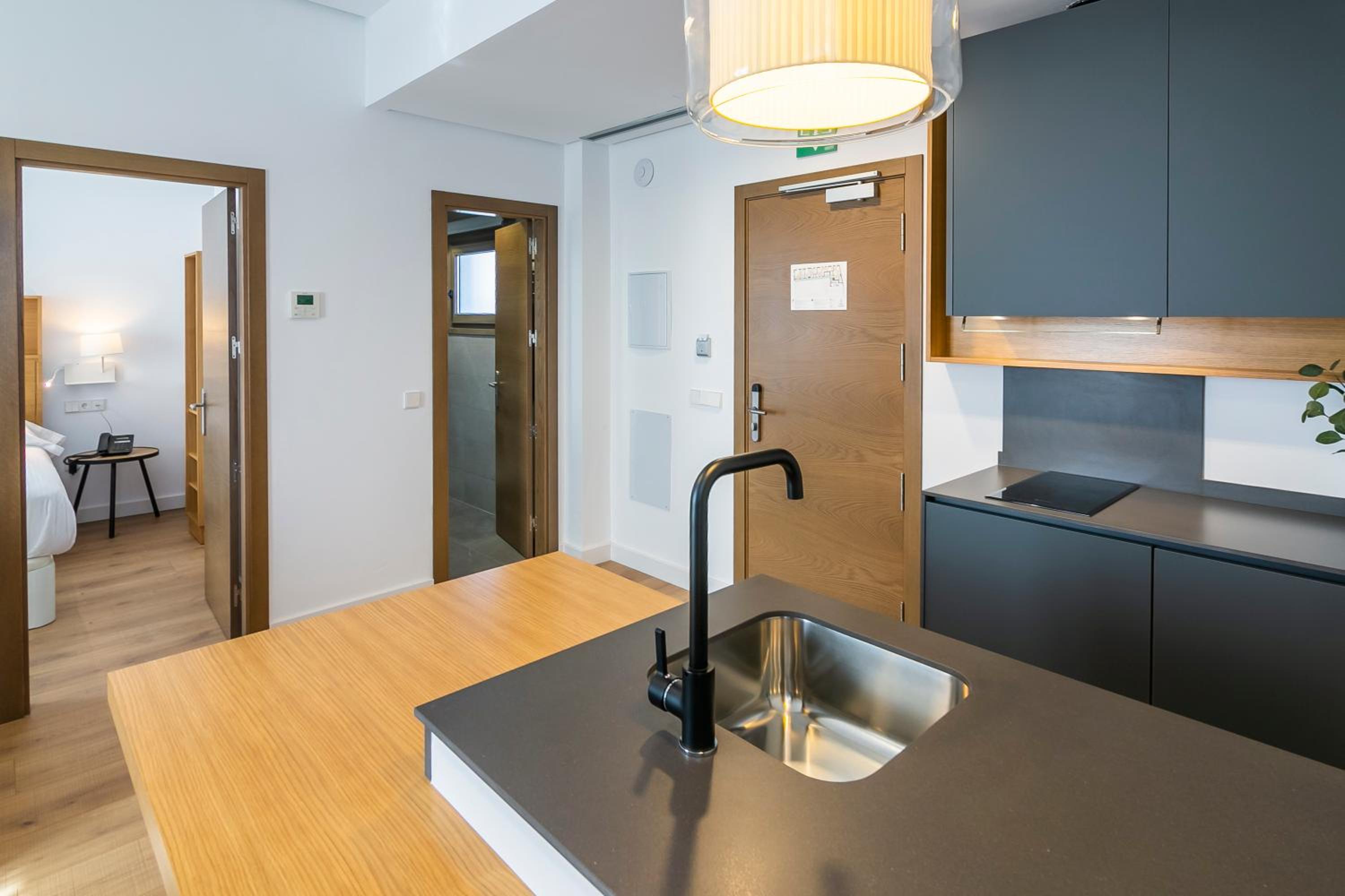 Penthouse Apartment - Photo 4