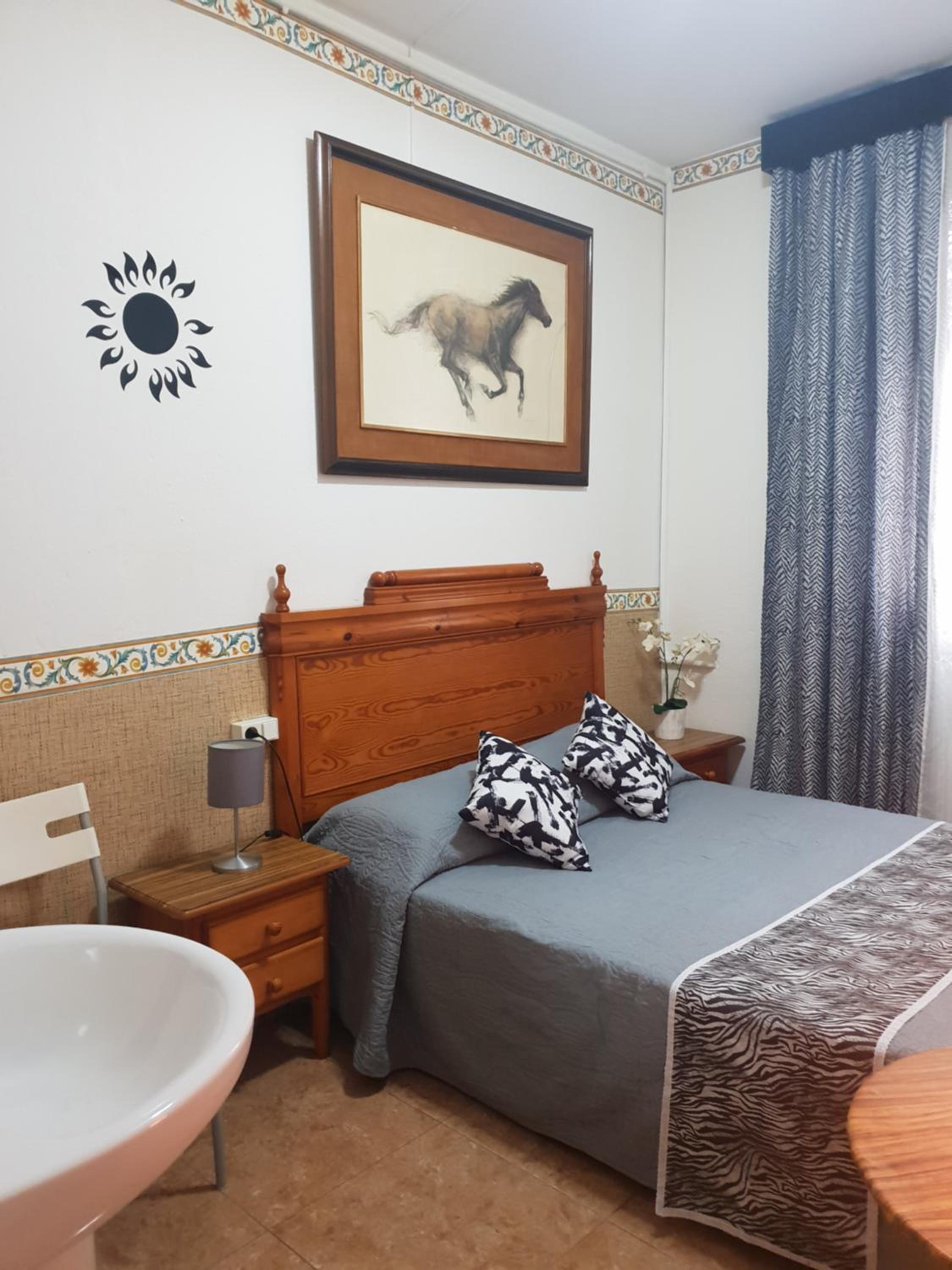 Habitación Doble Interior con Baño Compartido