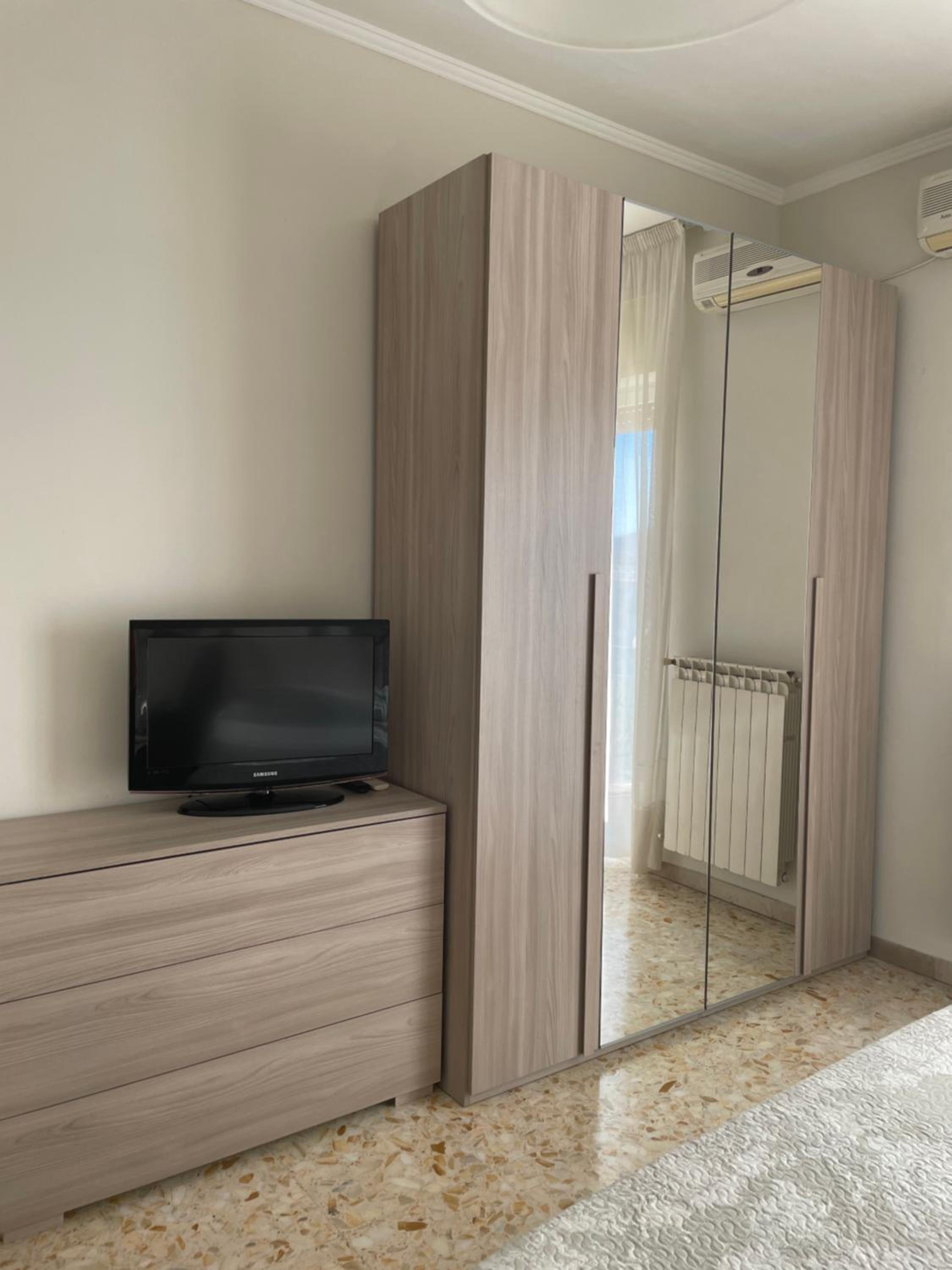 One-Bedroom Apartment - Photo 15