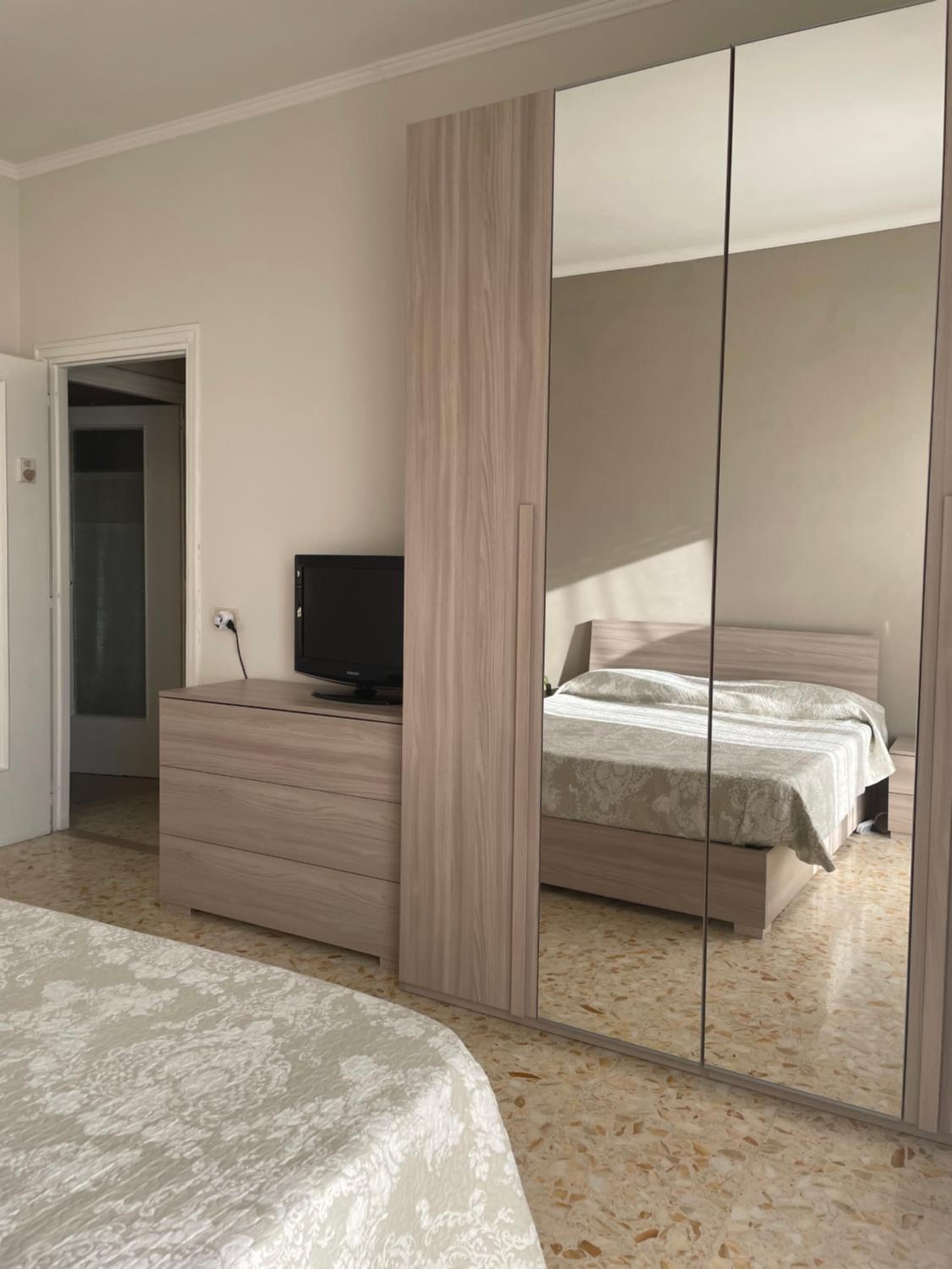 One-Bedroom Apartment - Photo 5