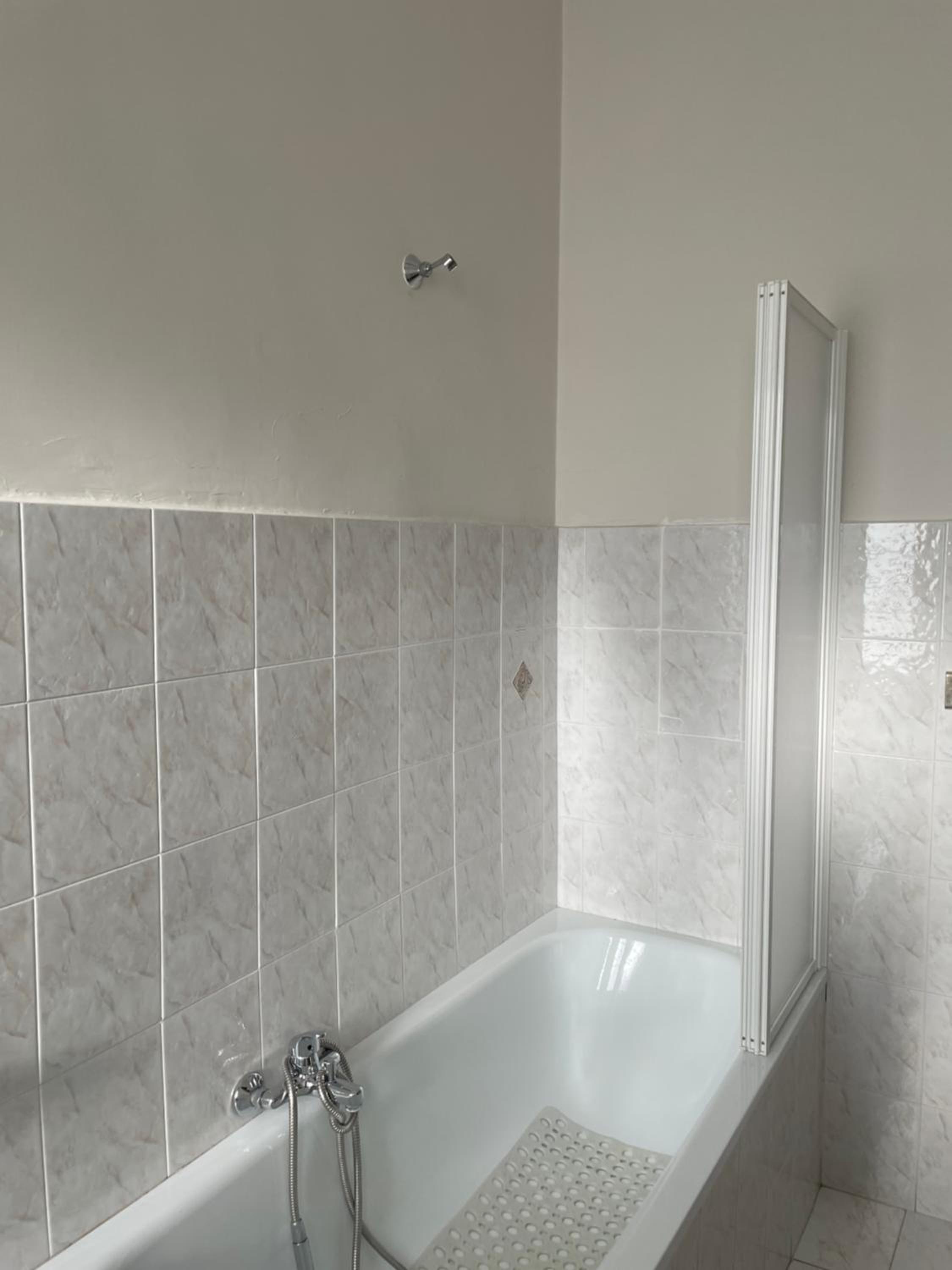 One-Bedroom Apartment - Photo 9
