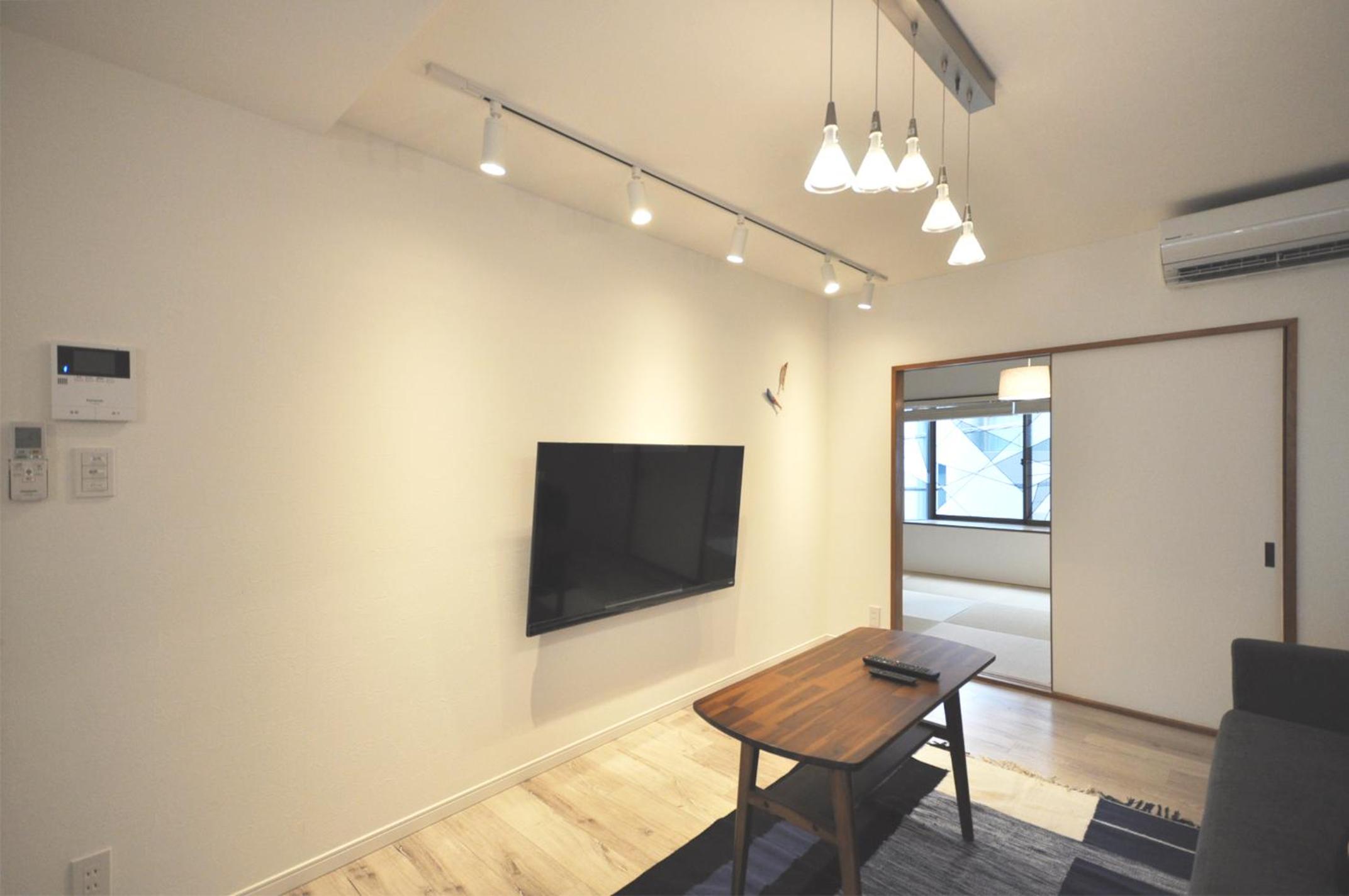 One-Bedroom Apartment photo 1