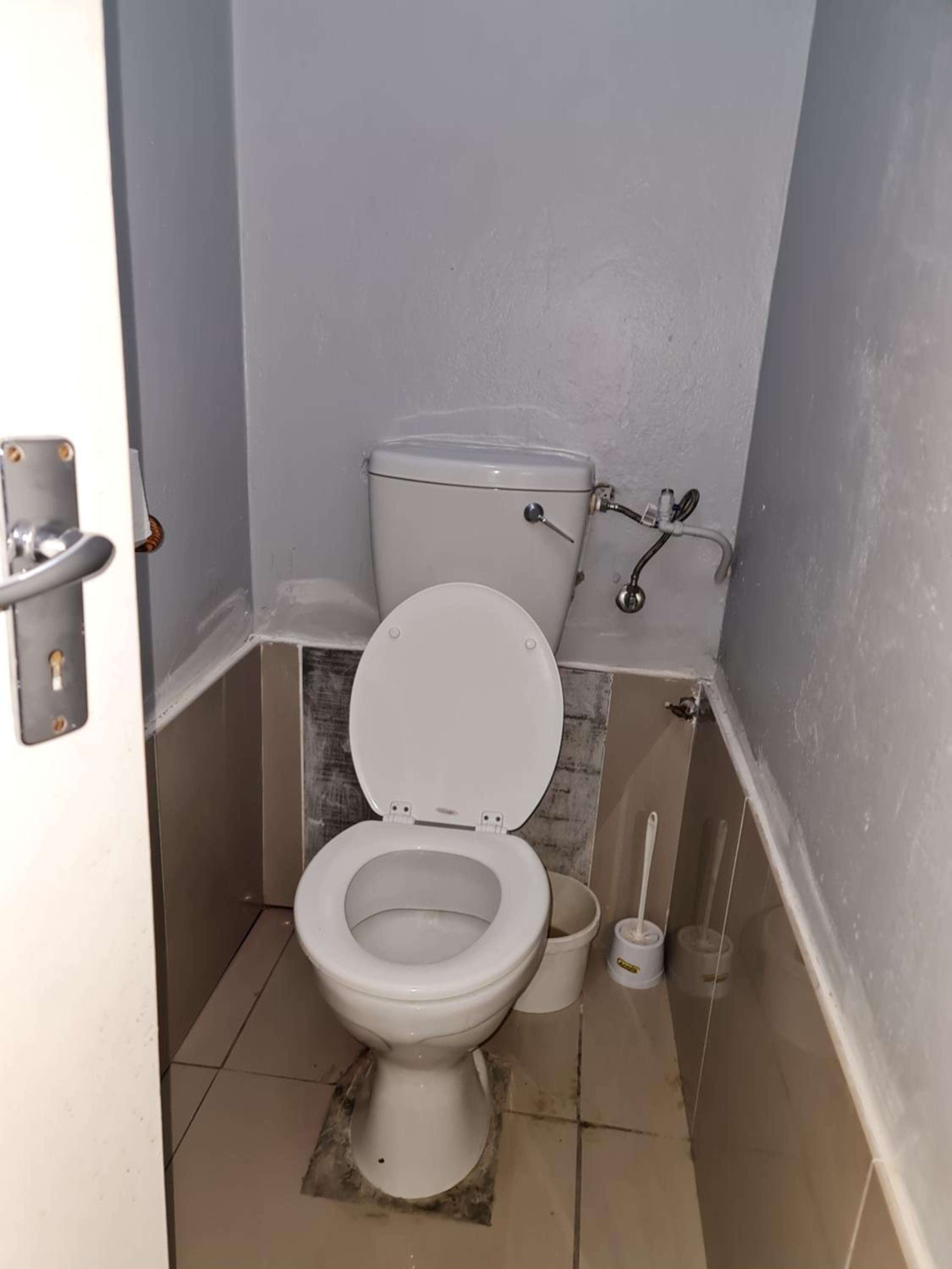 Deluxe Double Room (1 adult + 1 child) - Photo 8