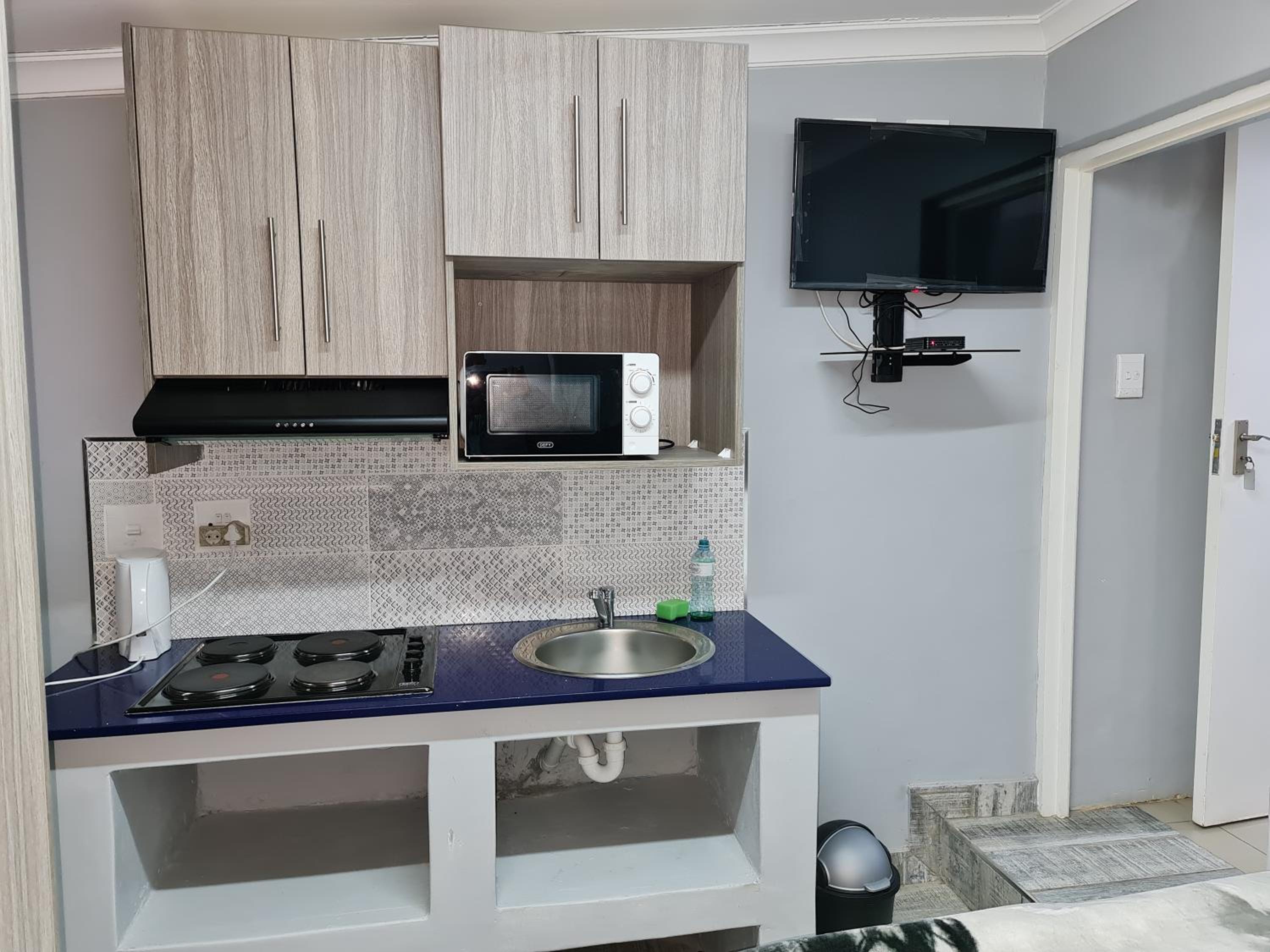 Deluxe Double Room (1 adult + 1 child) - Photo 15