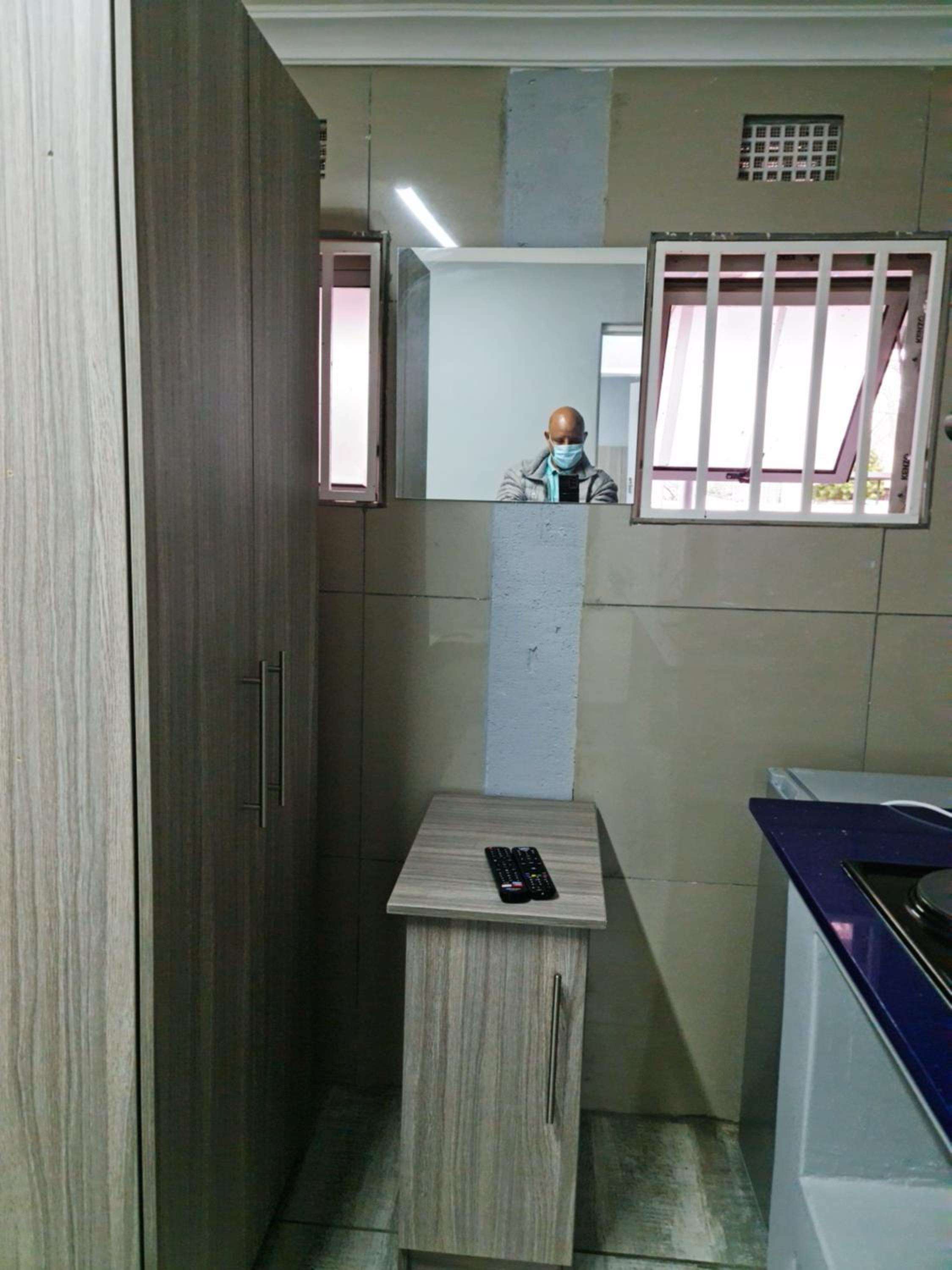 Deluxe Double Room (1 adult + 1 child) - Photo 4