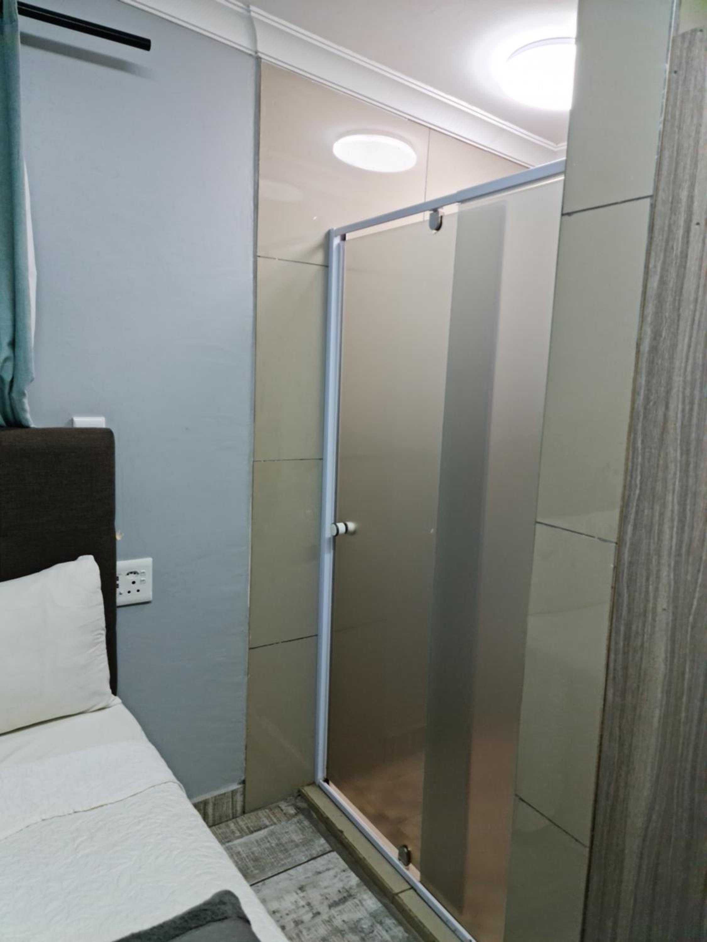 Deluxe Double Room (1 adult + 1 child) - Photo 5
