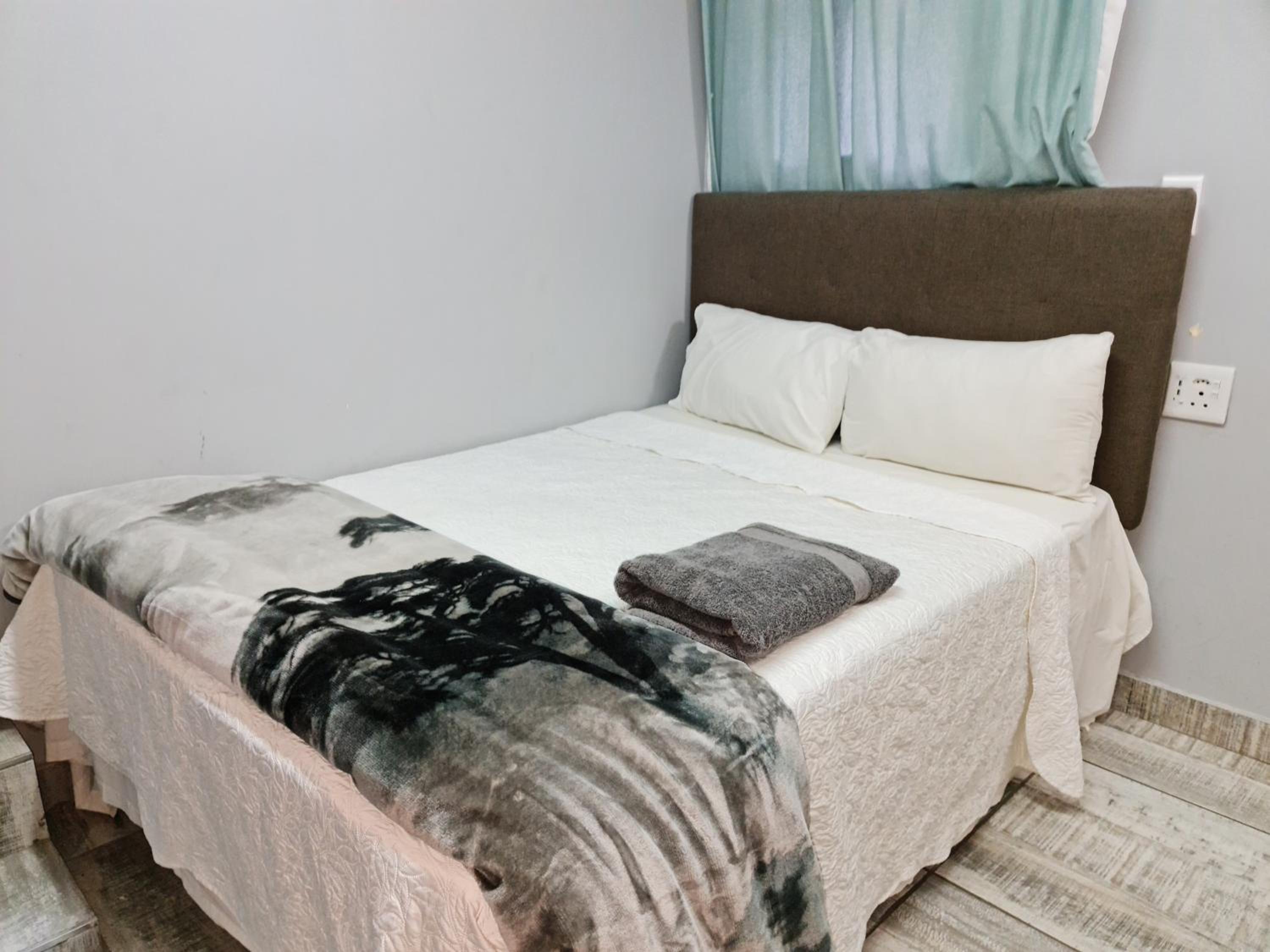 Deluxe Double Room (1 adult + 1 child) - Photo 1