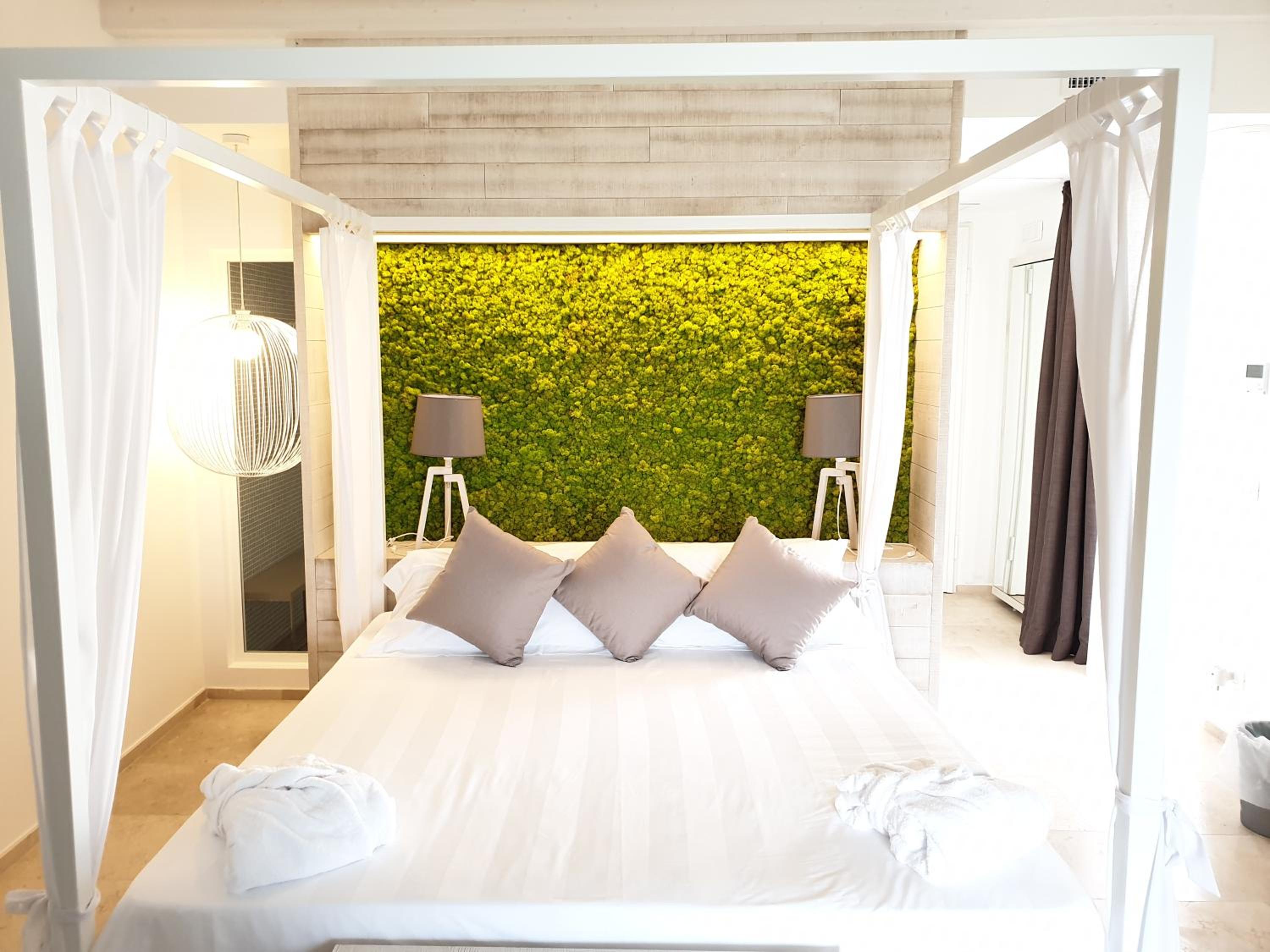 Deluxe King Room - Annex - Photo 19
