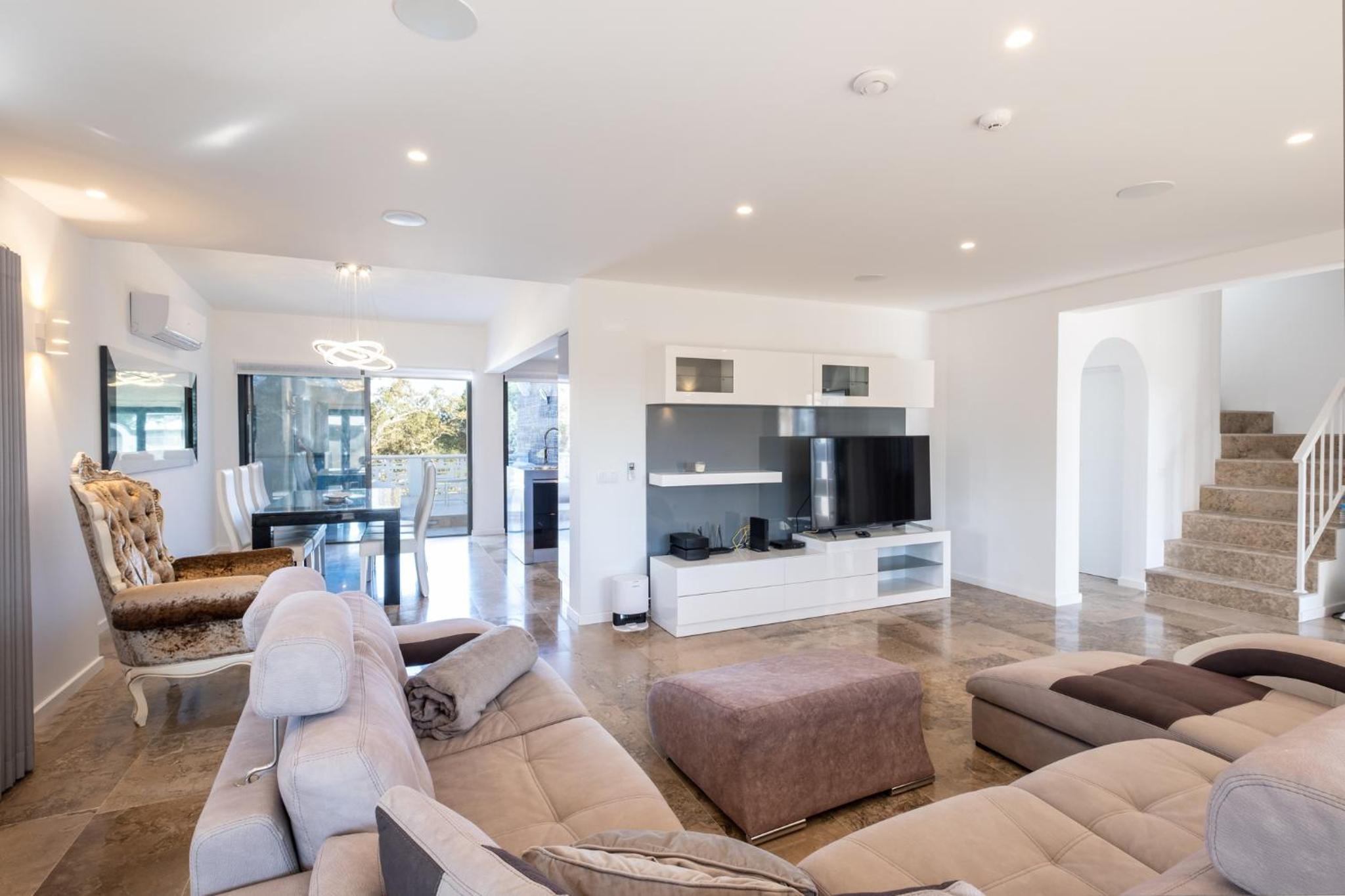 Villa photo 3