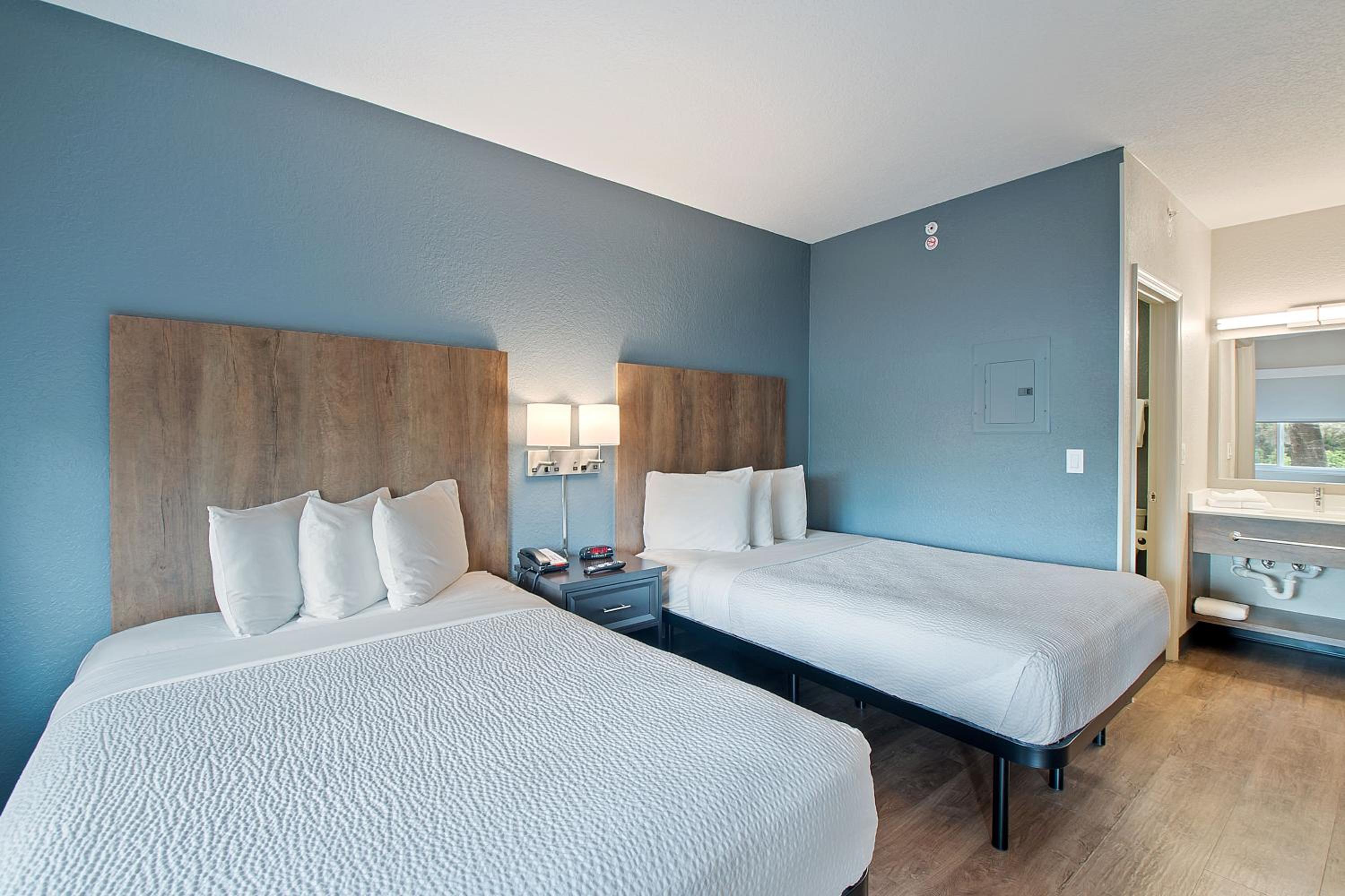 Deluxe Studio with 2 Double Beds - Non-Smoking - Photo 9