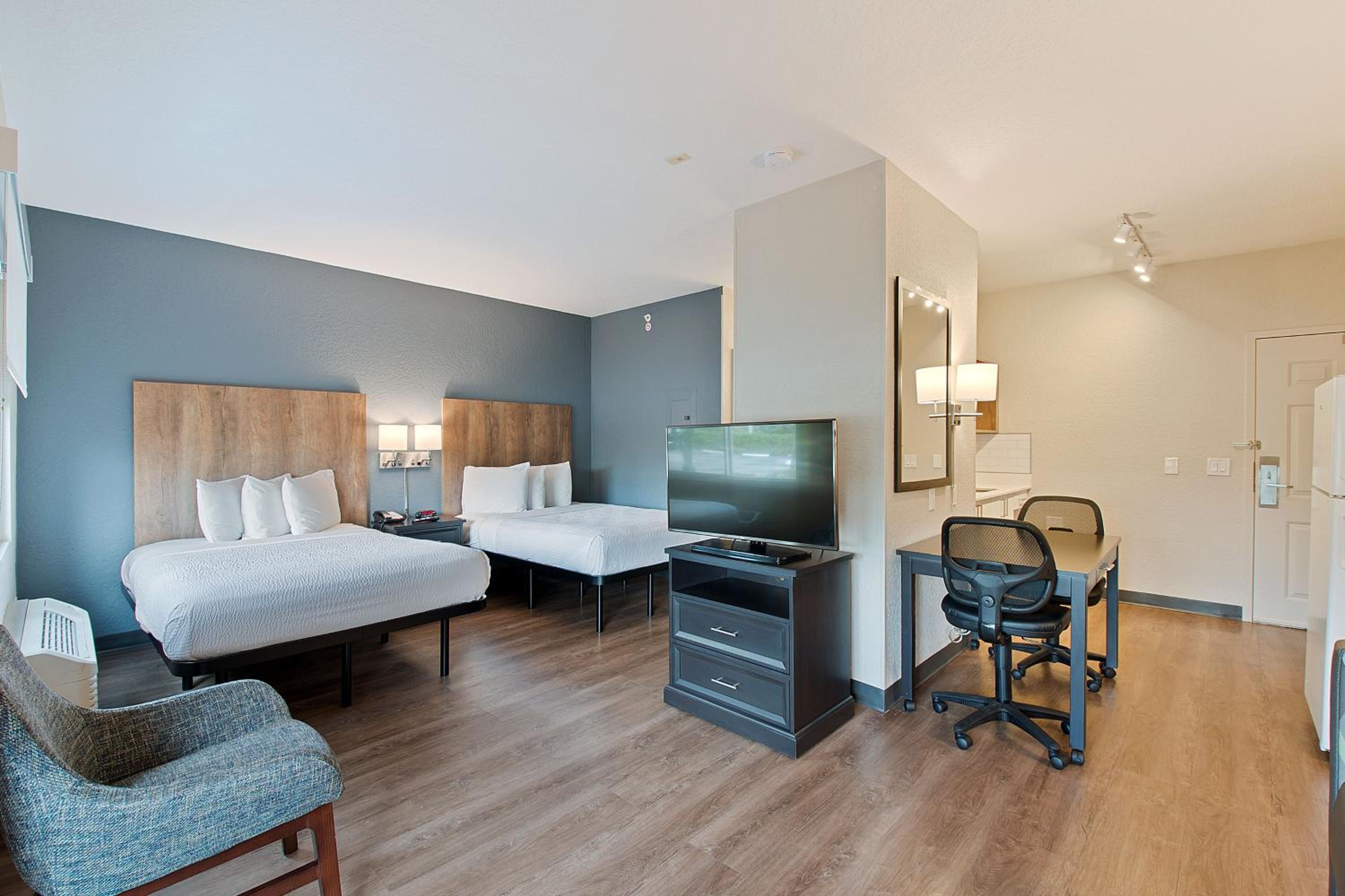 Deluxe Studio with 2 Double Beds - Non-Smoking - Photo 7