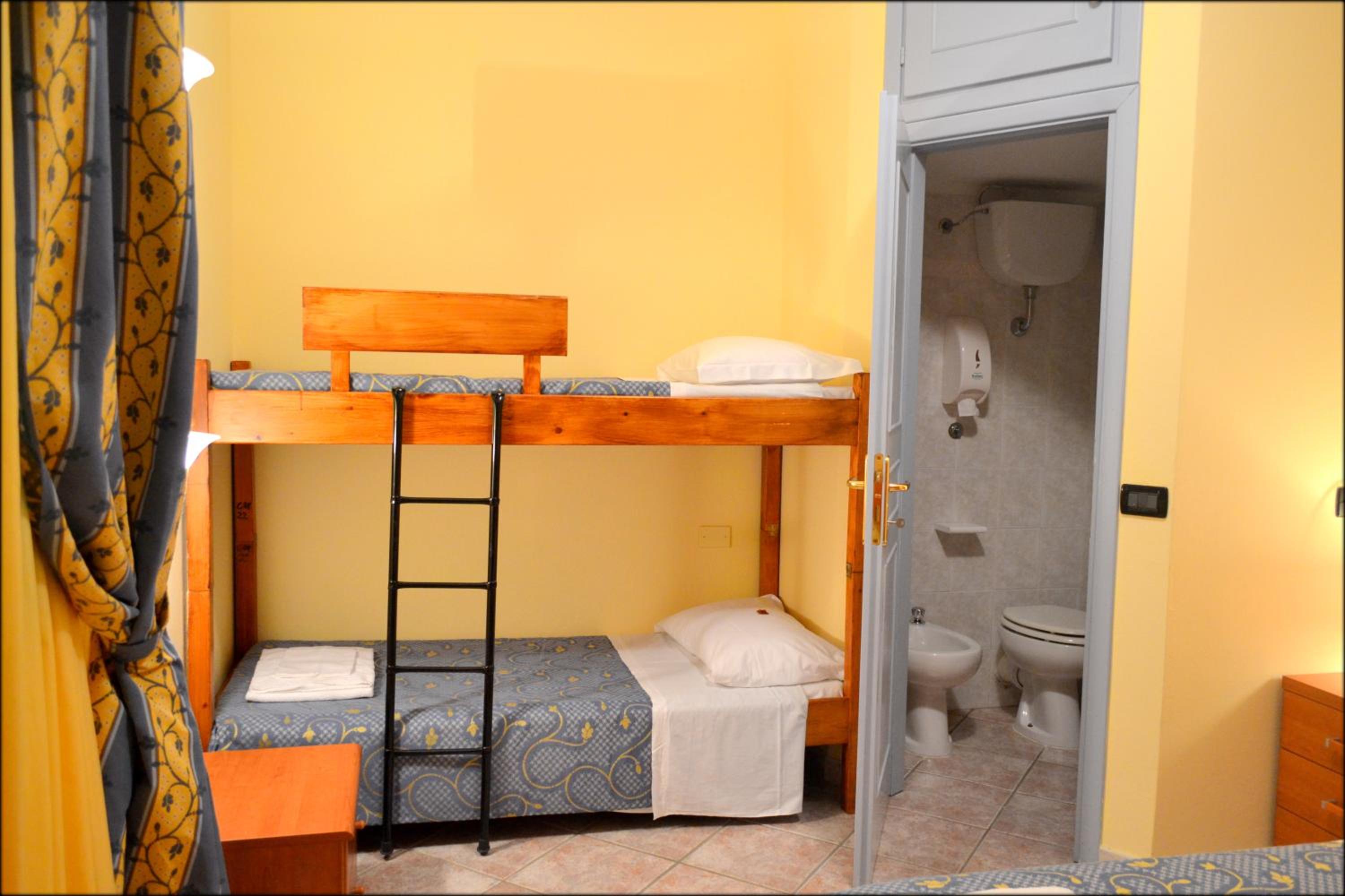 Family Room (5 Adults)
