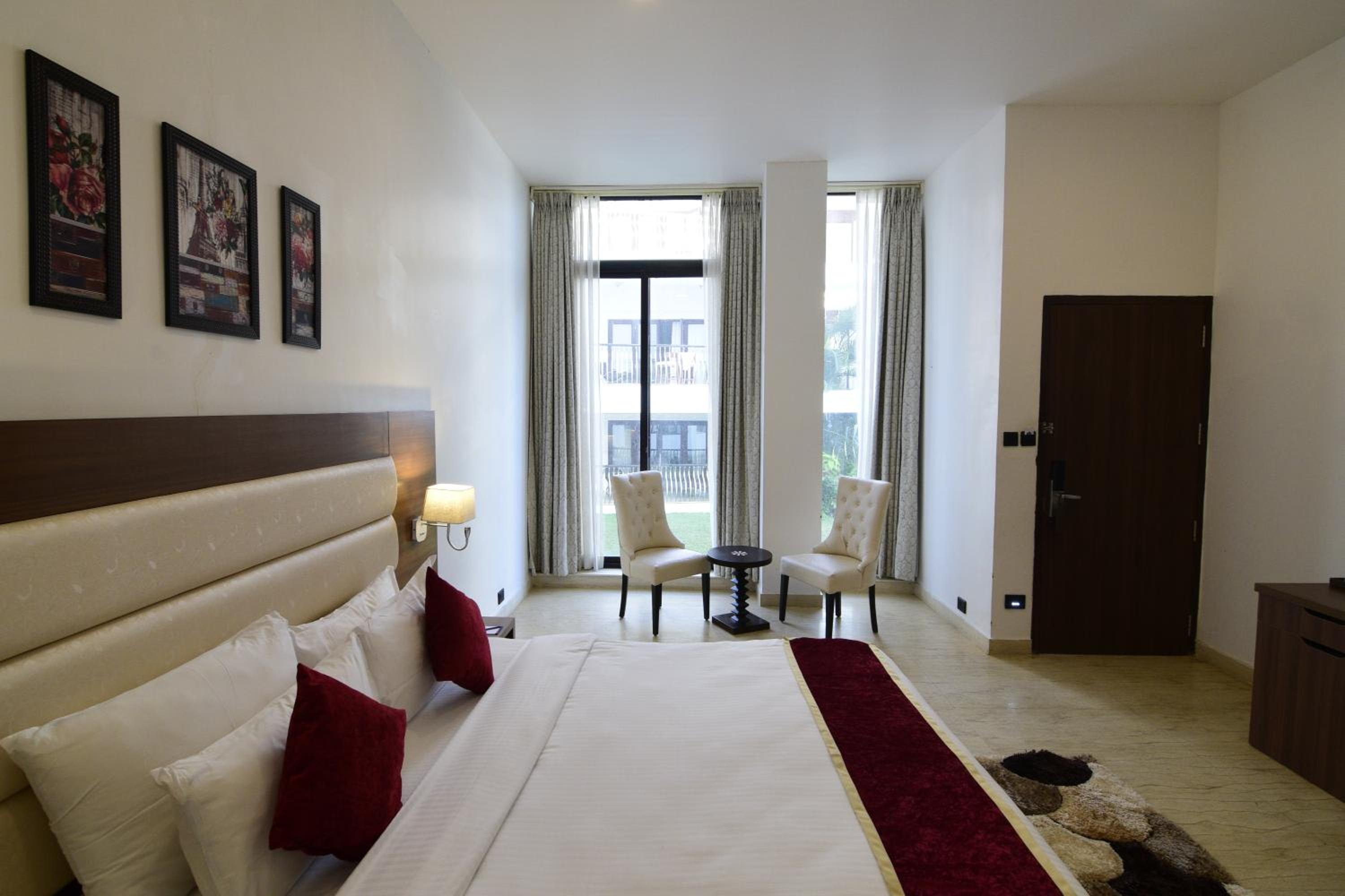 Deluxe Double Room photo 3