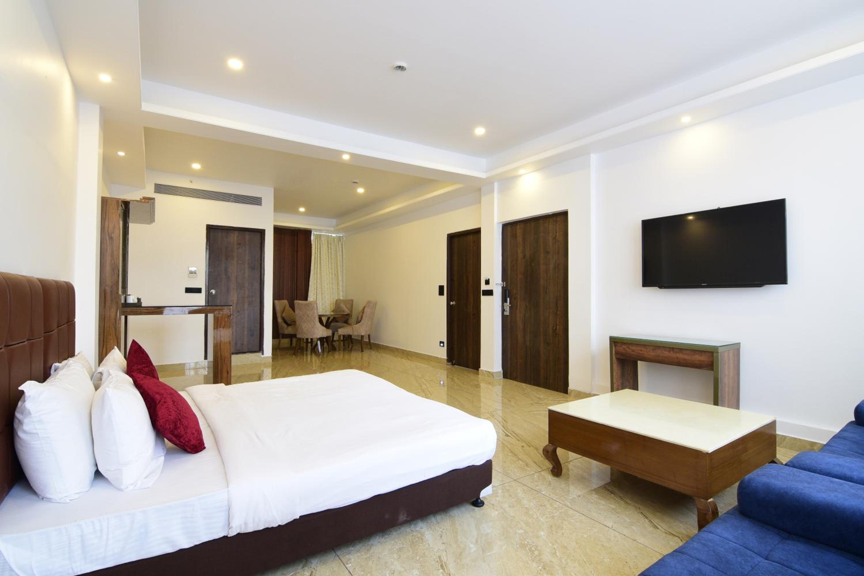 Deluxe Family Room