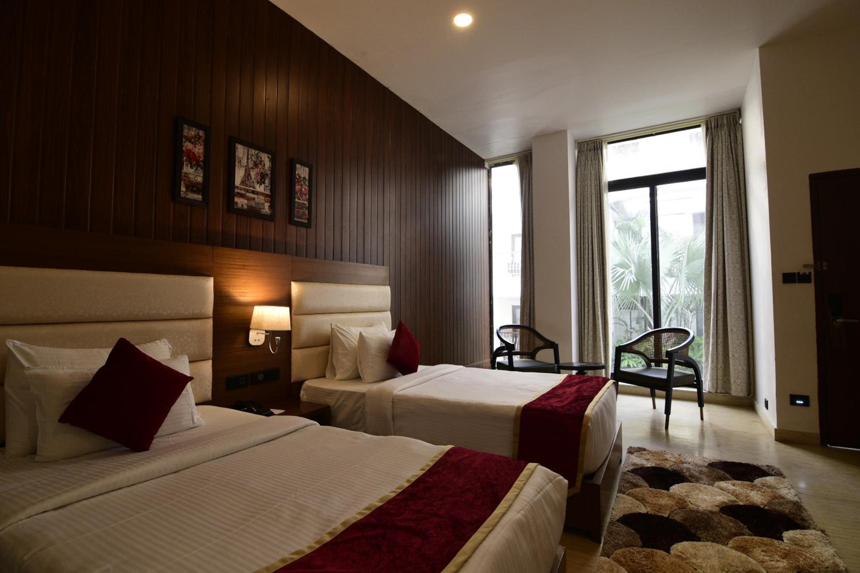 Deluxe Twin Room photo 2