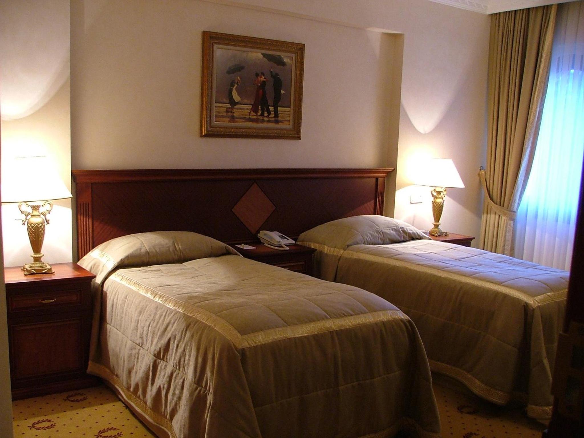 Standard Double Room - Photo 16