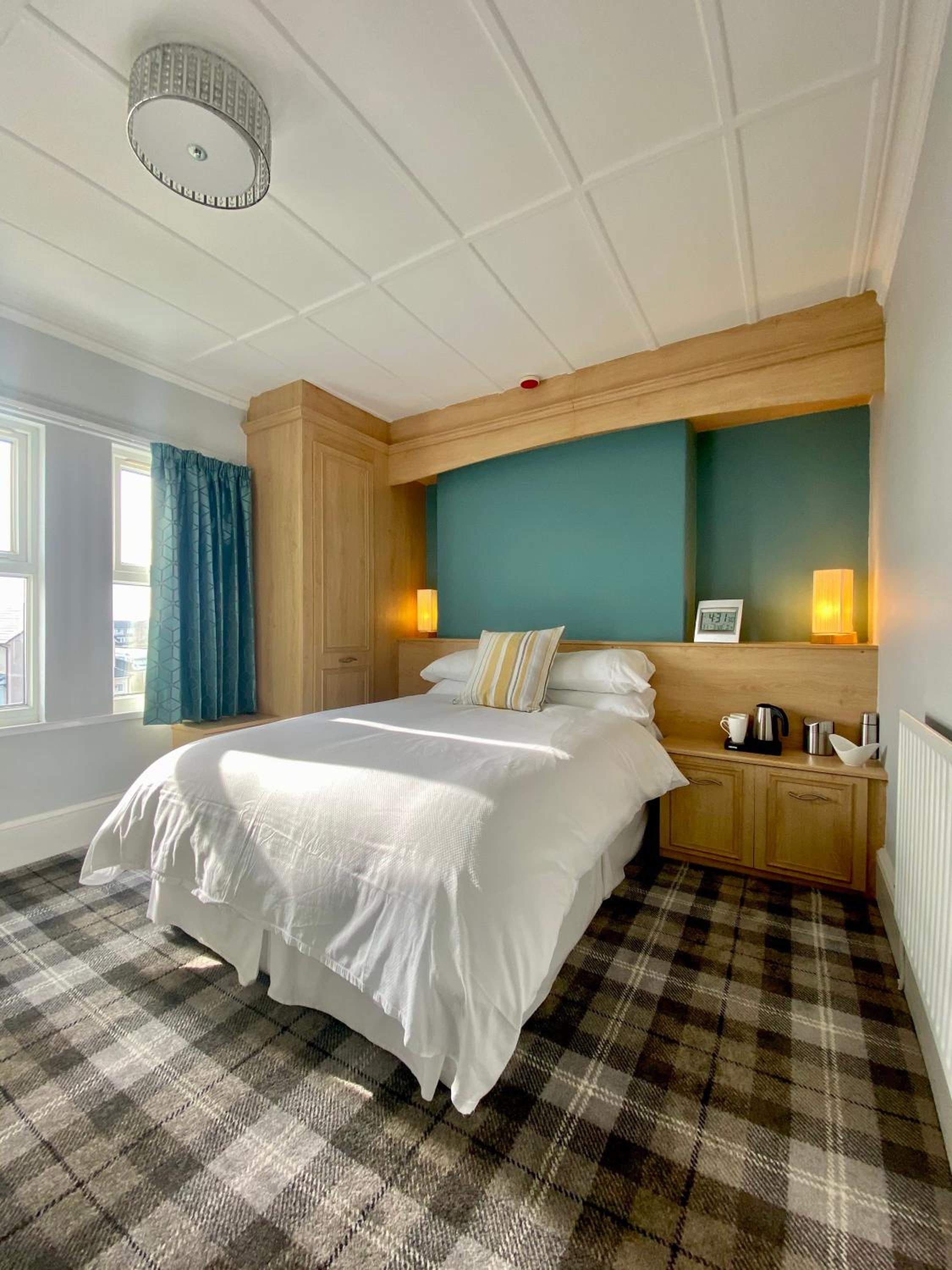 Deluxe Double Room with Shower