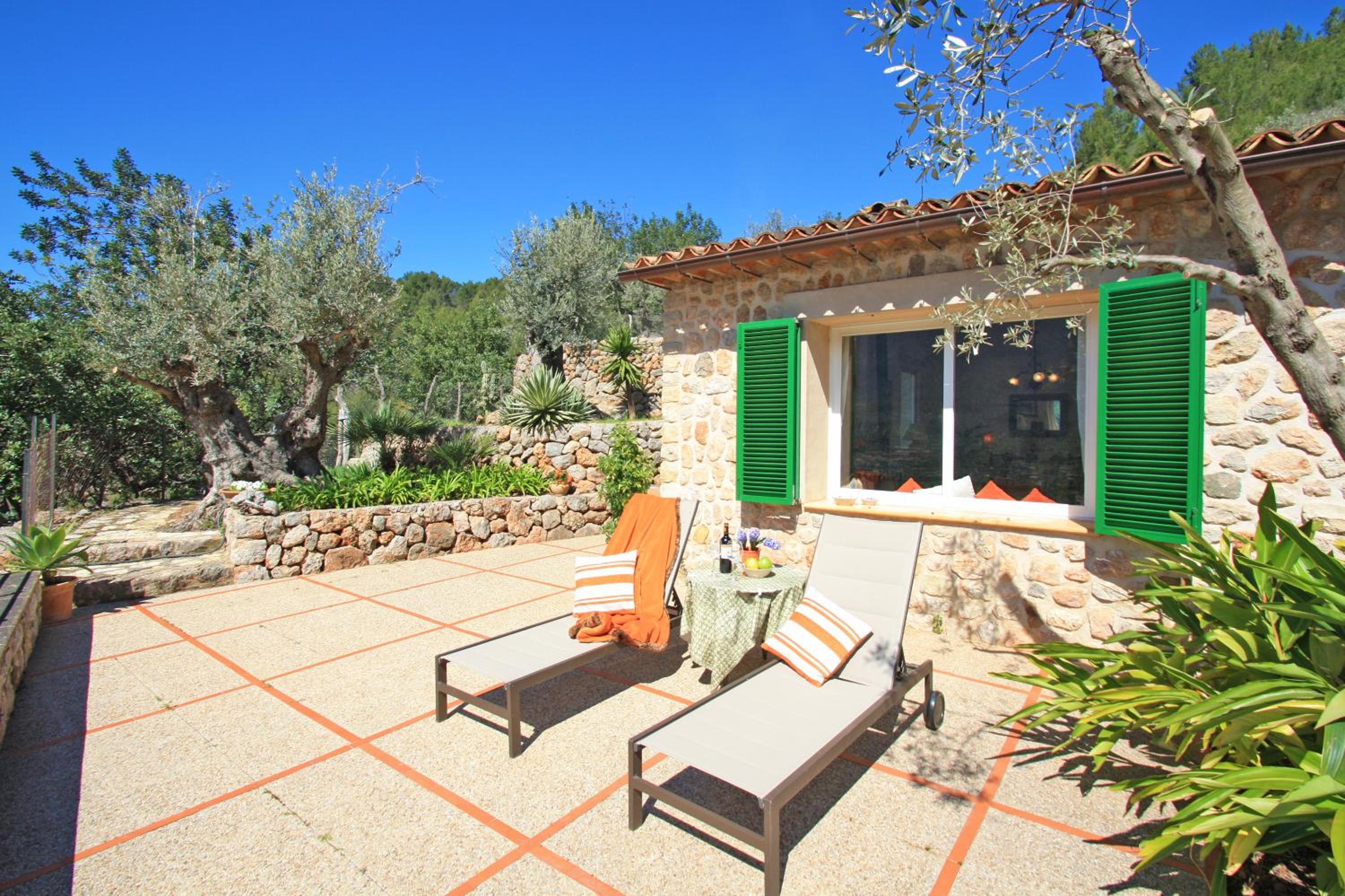 One-Bedroom House photo 2