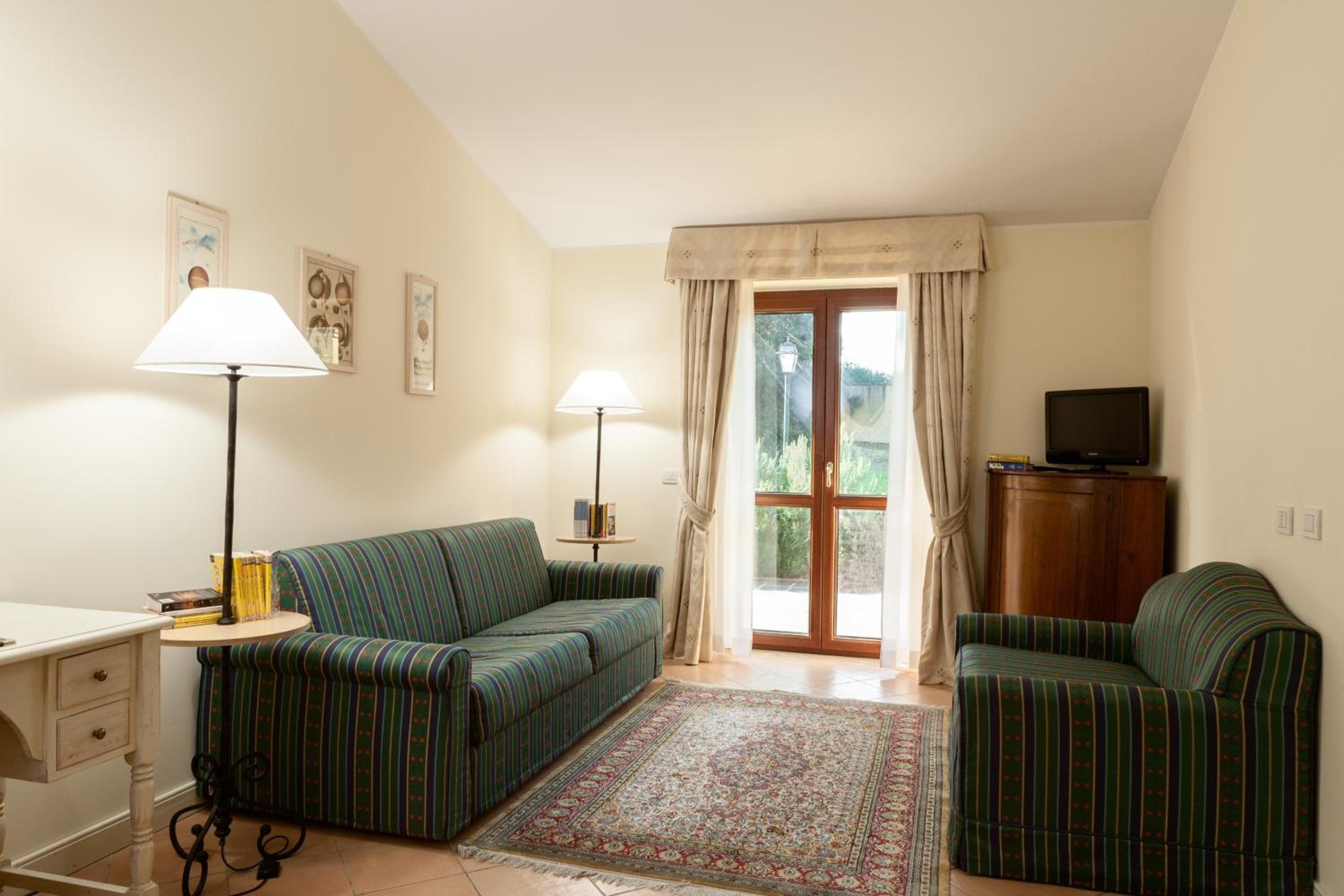 Two-Bedroom Apartment with Garden View photo 1