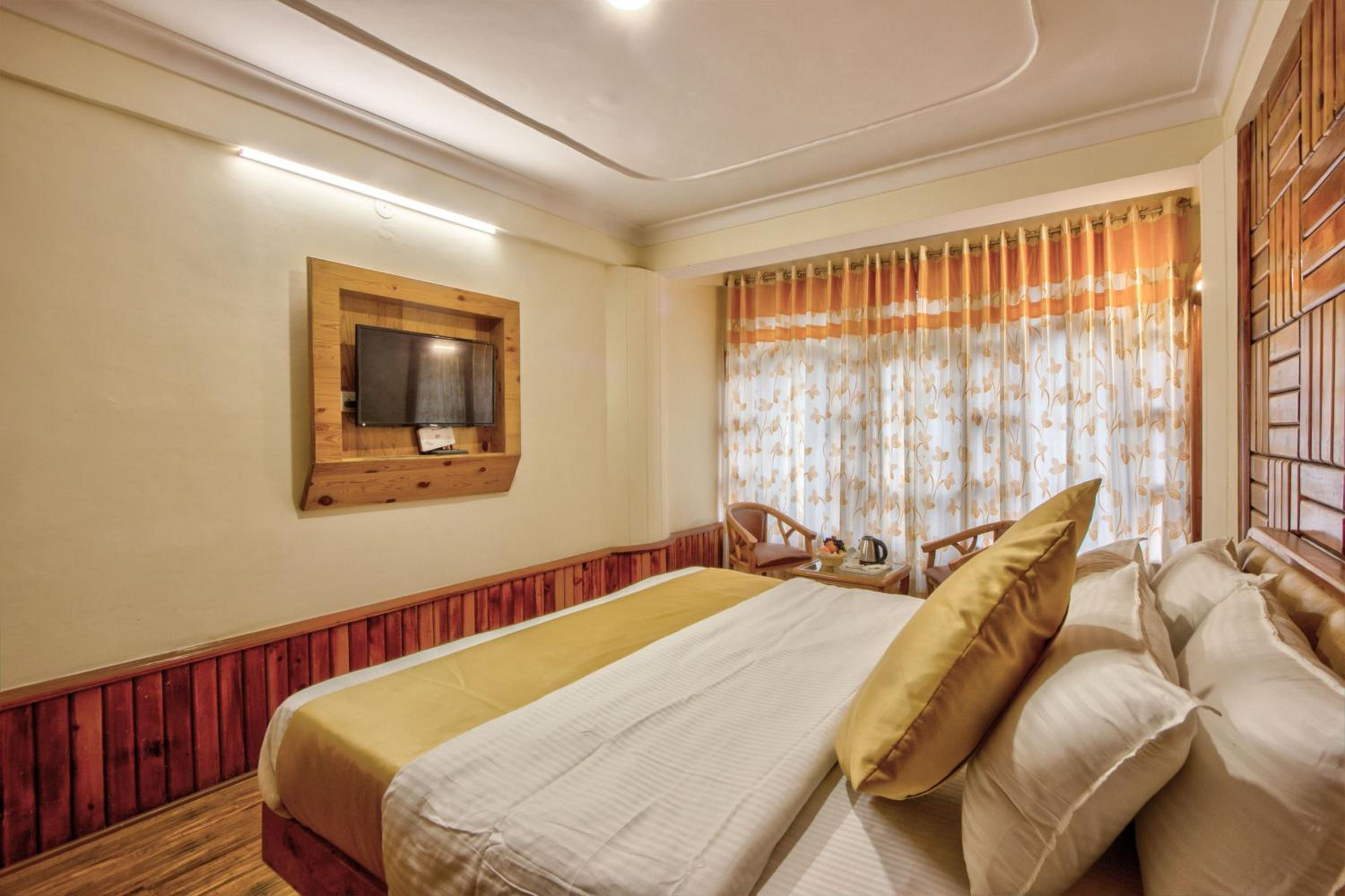 Deluxe Room - Photo 20
