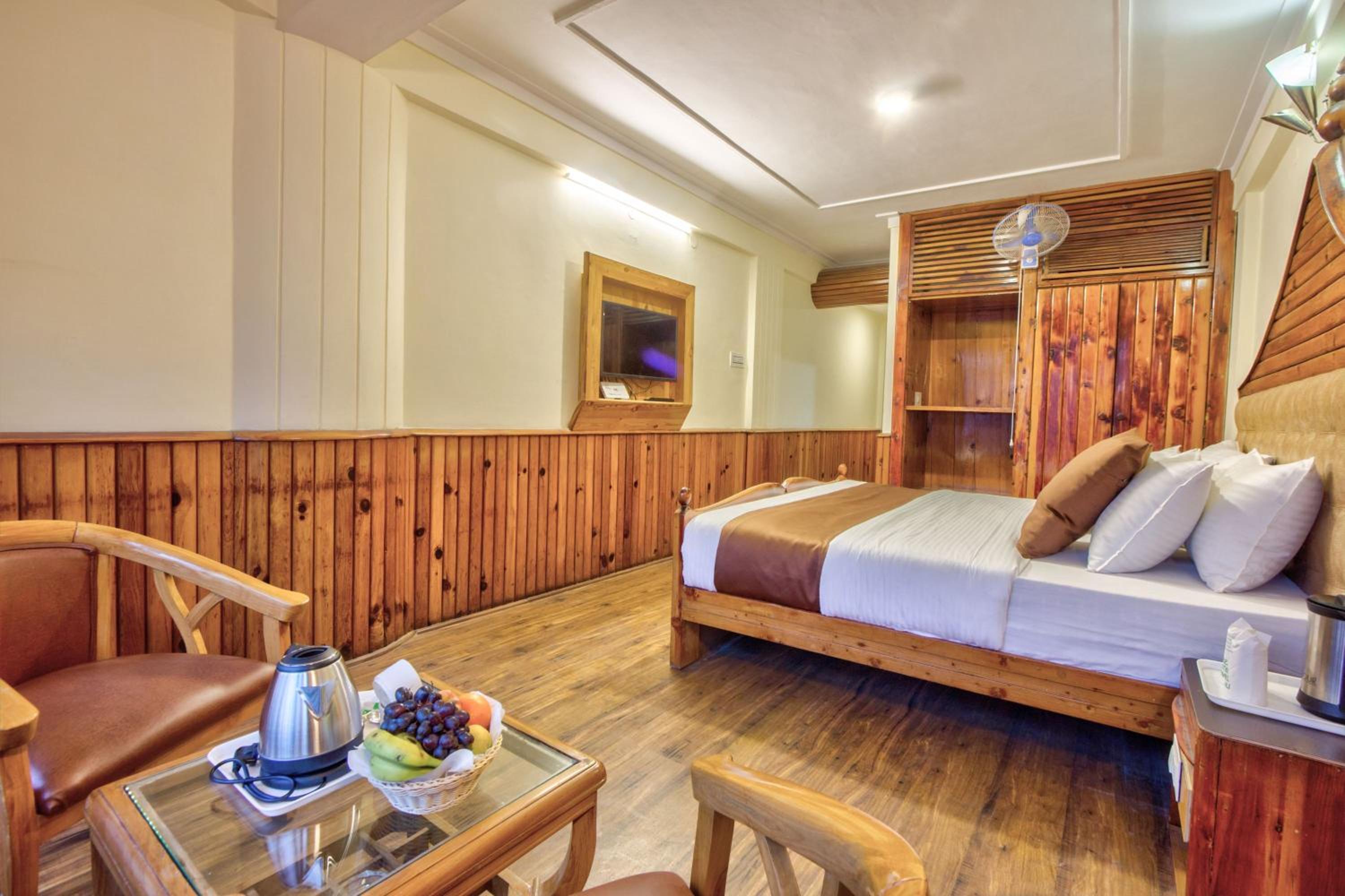 Deluxe Room - Photo 16