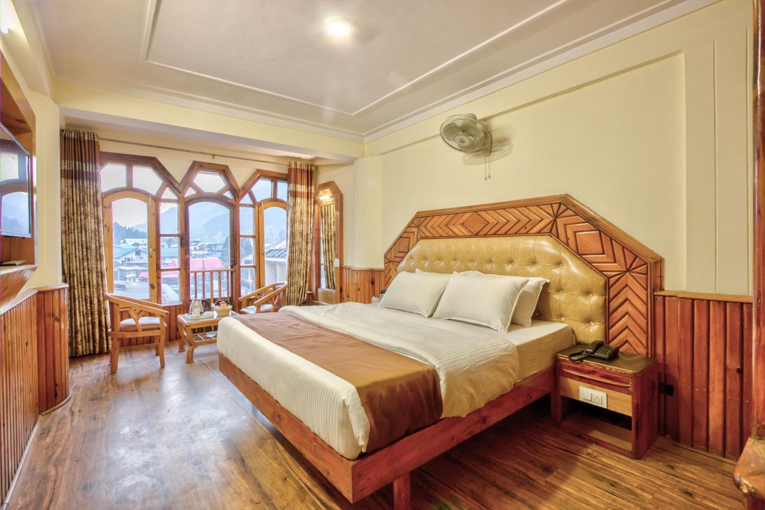 Deluxe Room - Photo 14