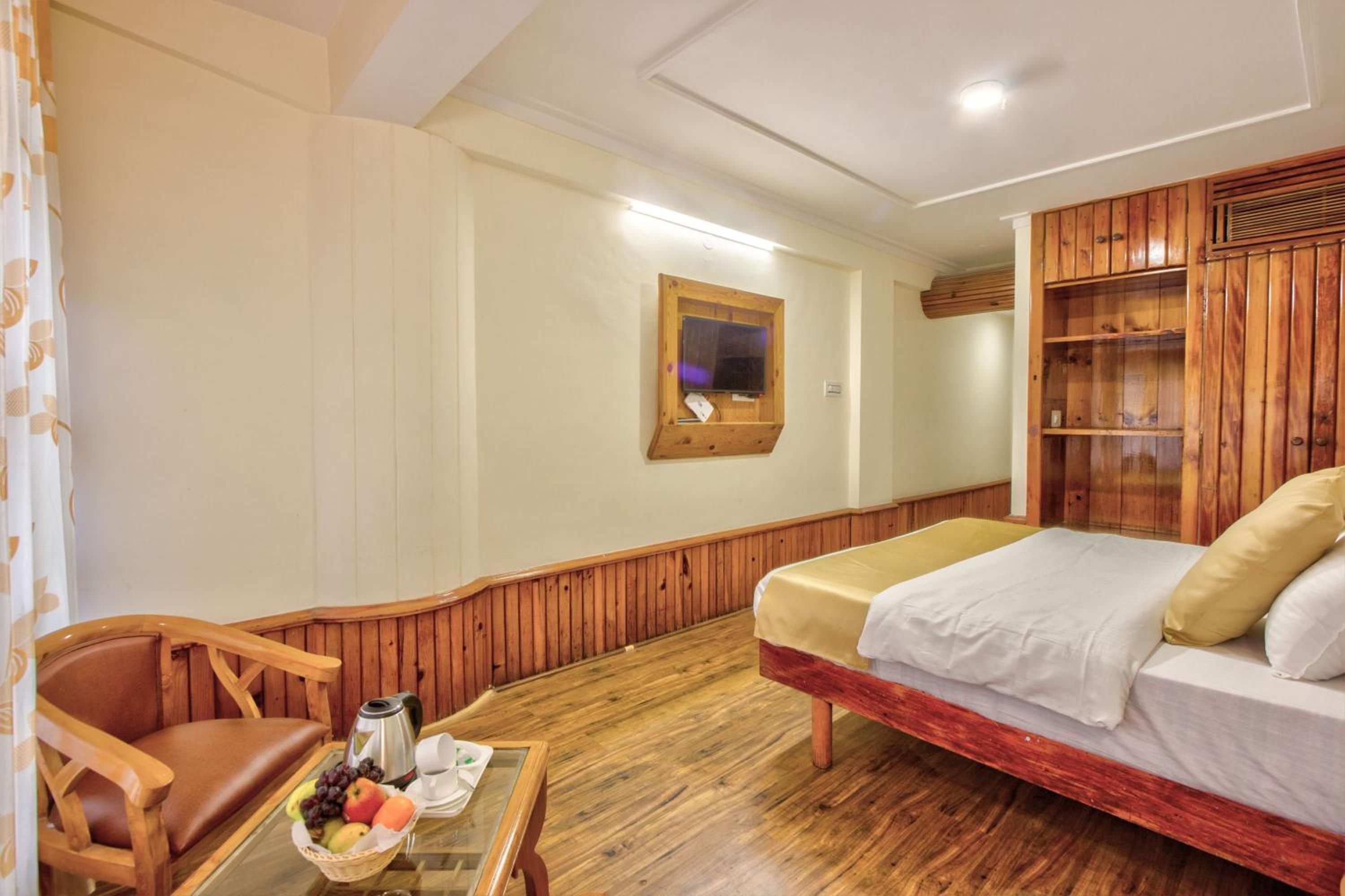 Deluxe Room - Photo 10
