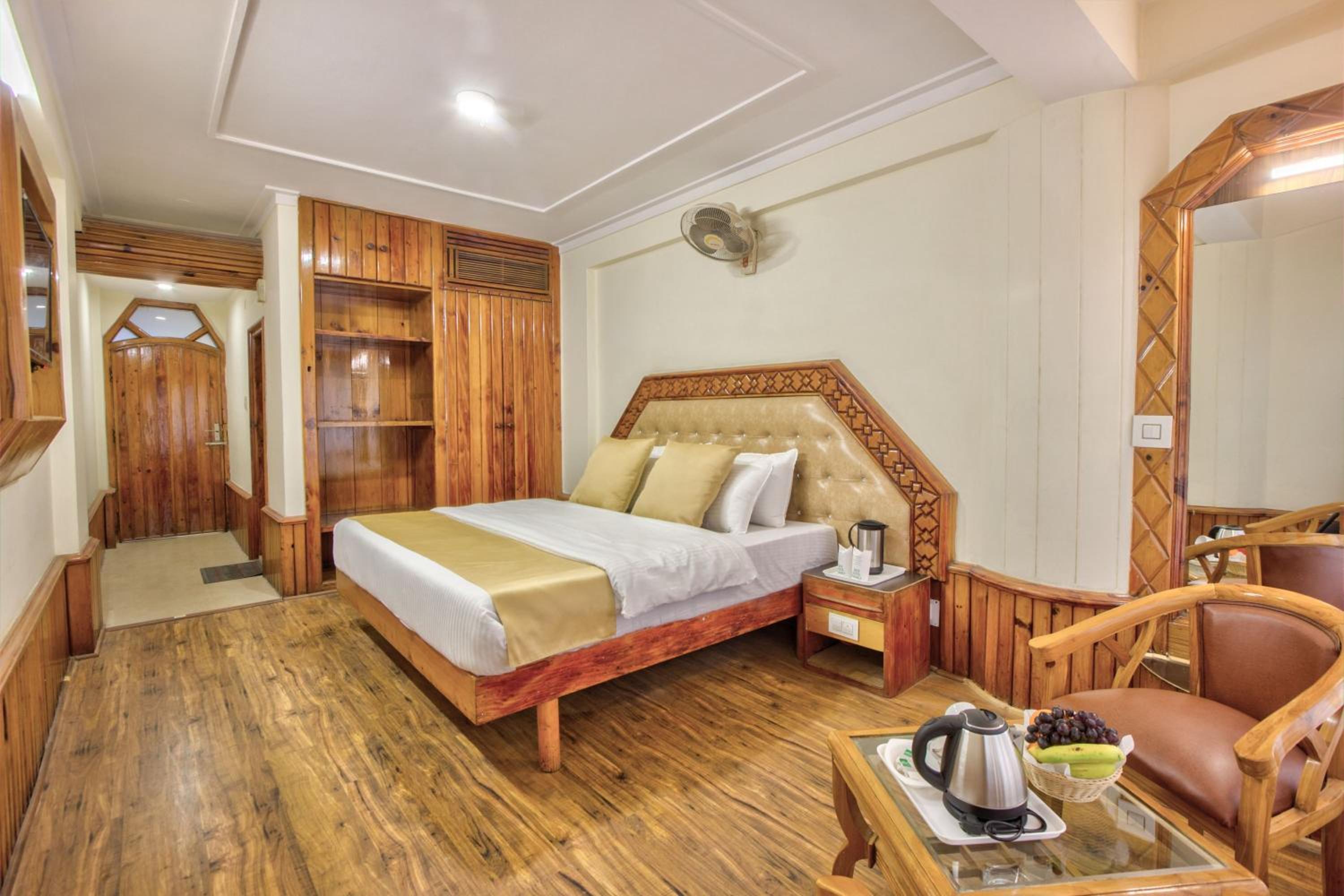 Deluxe Room - Photo 8