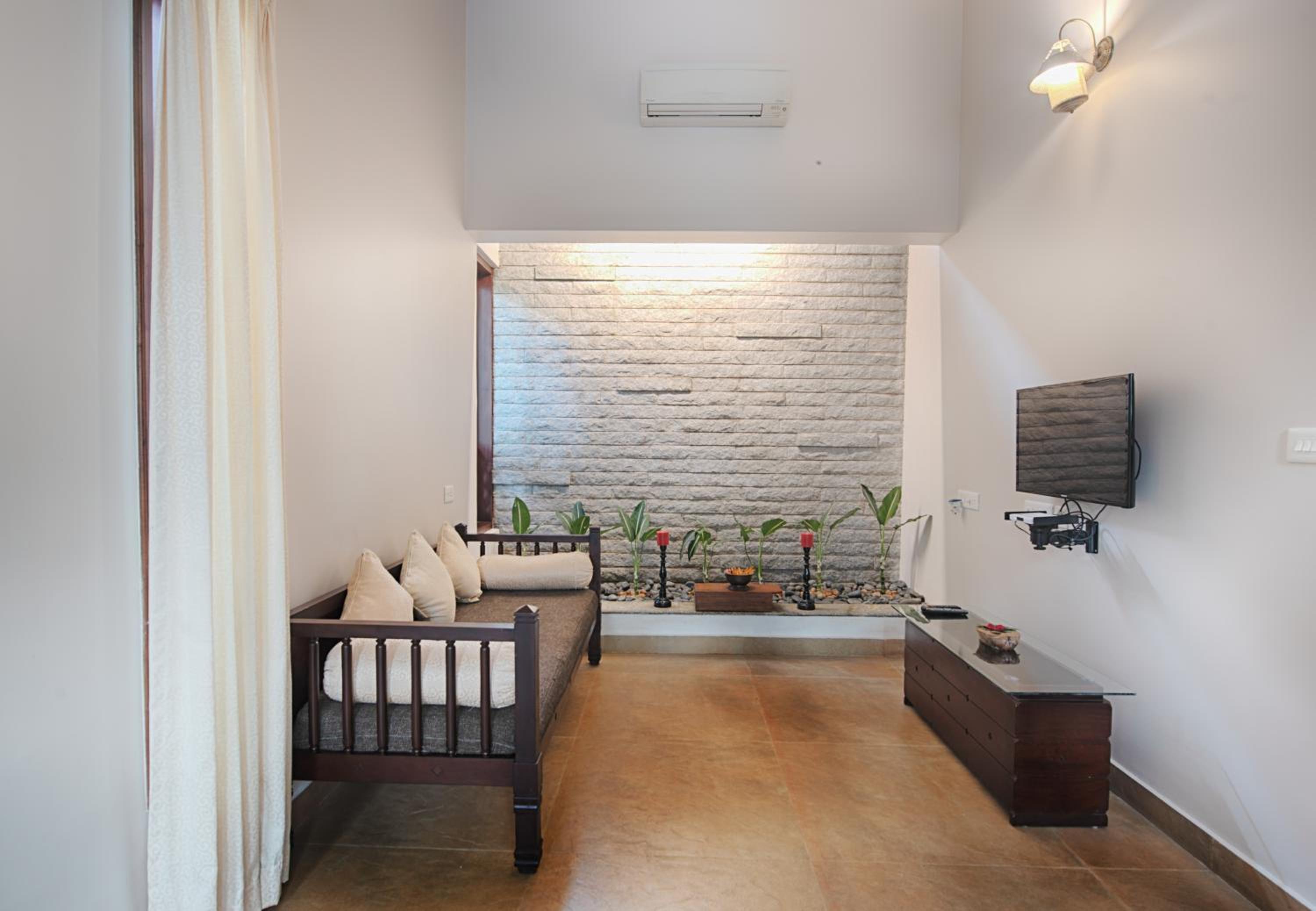 Premium Pool Suite - Photo 10
