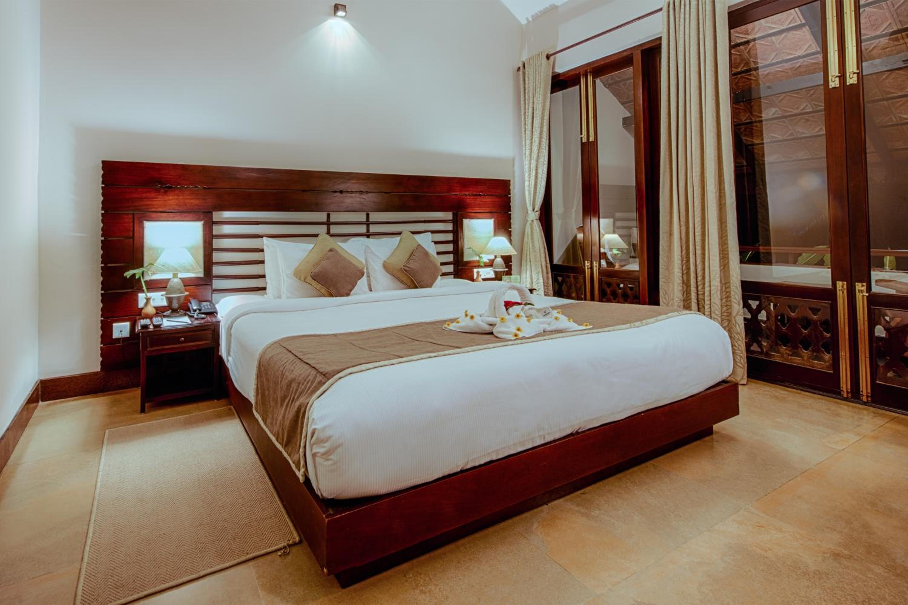 Premium Pool Suite - Photo 1