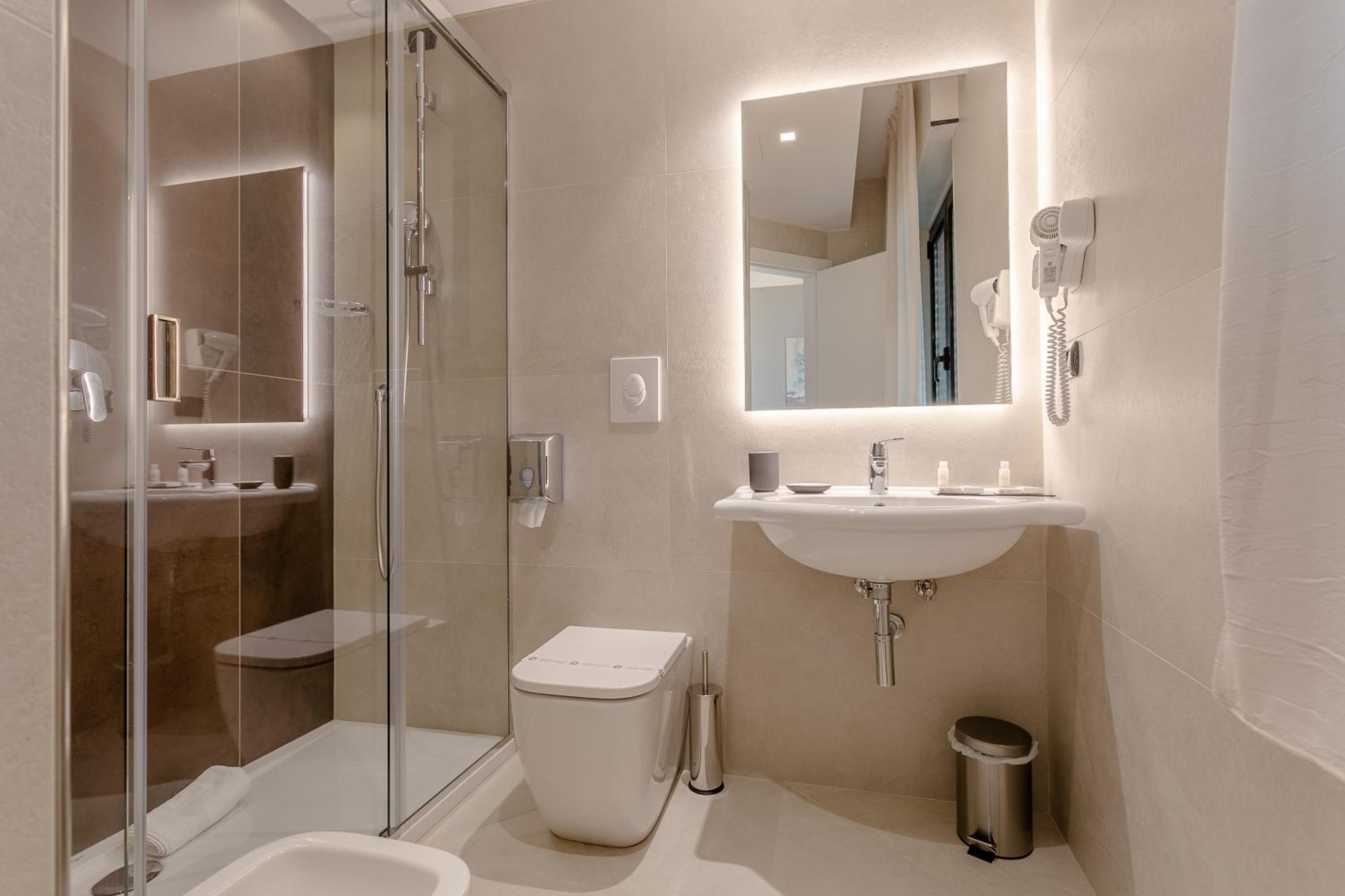 Superior Twin Room photo 3