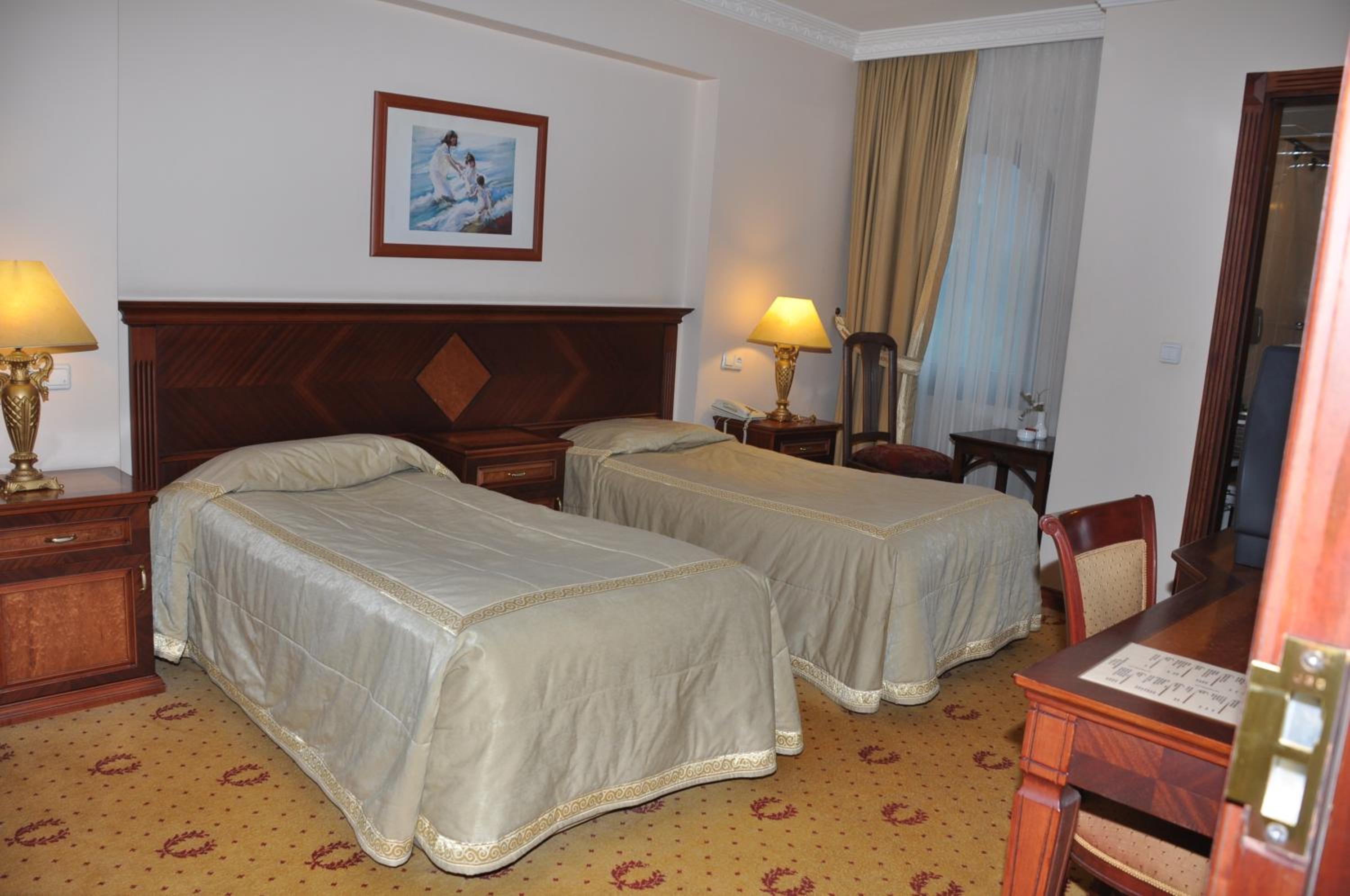 Standard Double Room - Photo 14