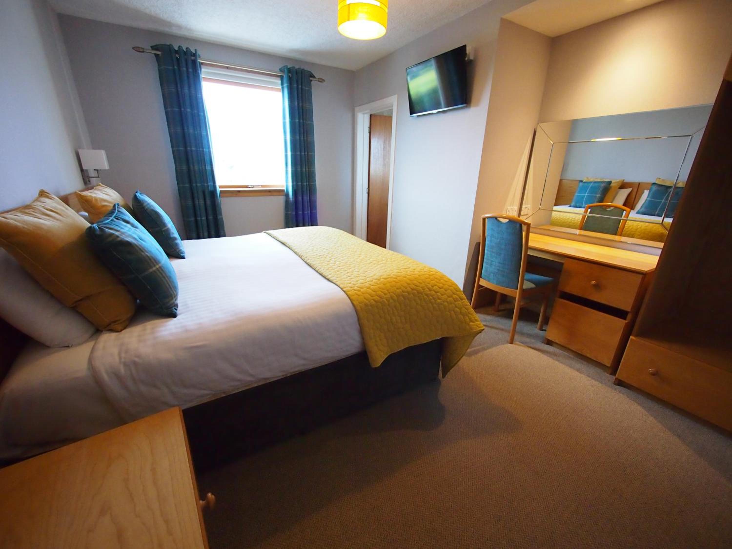 Double or Twin Room - Photo 5