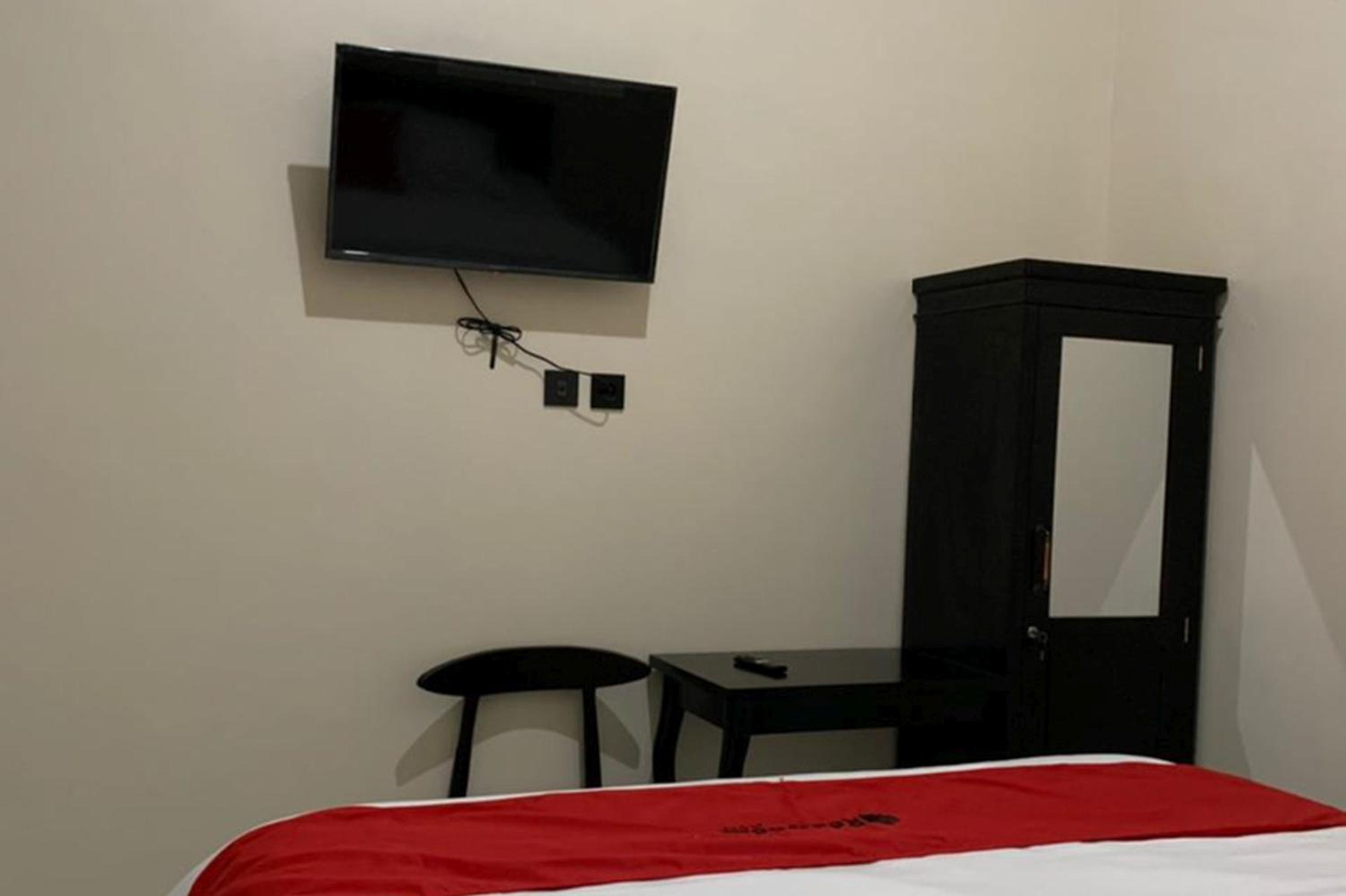 Double Room - Photo 7