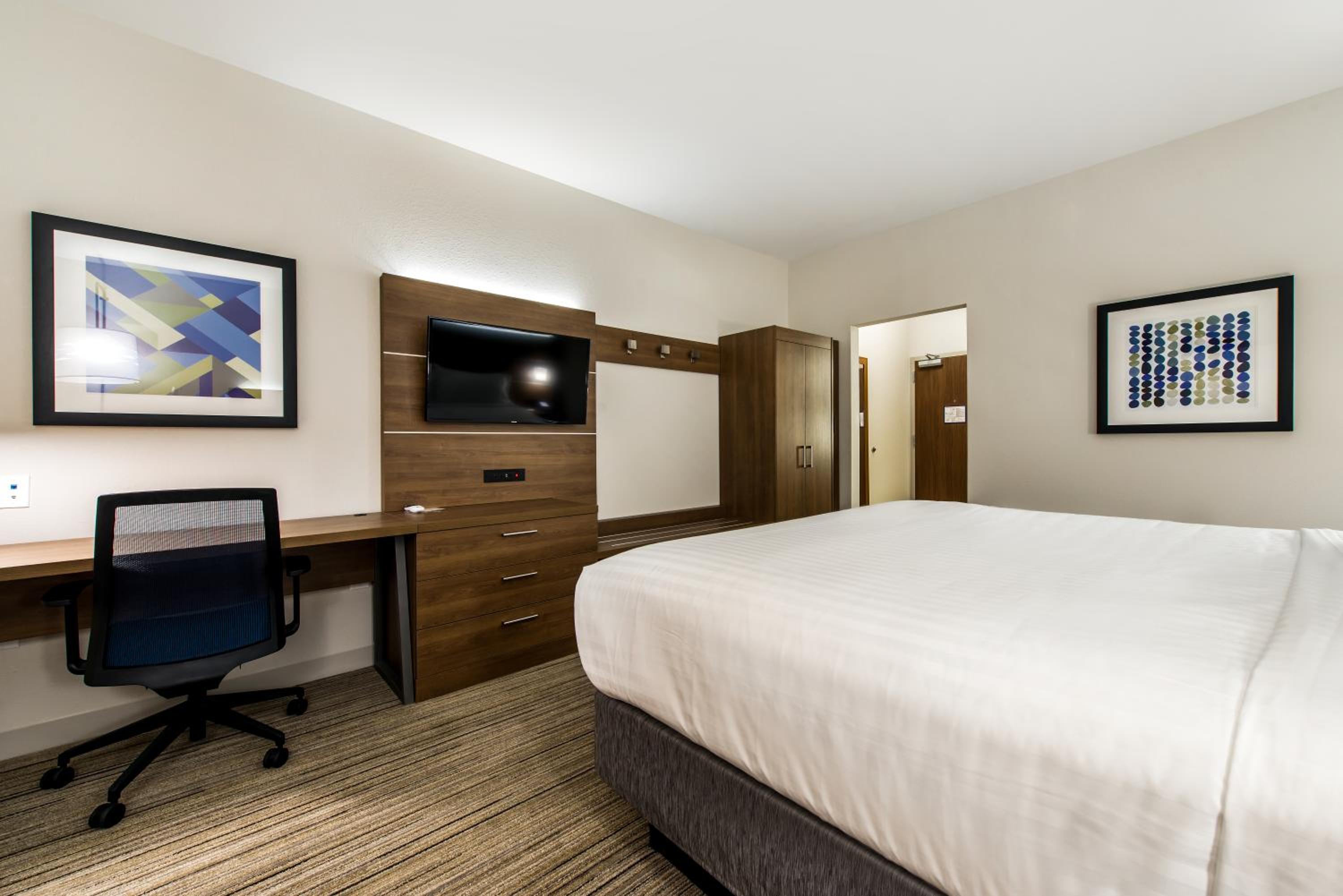 Standard King Room