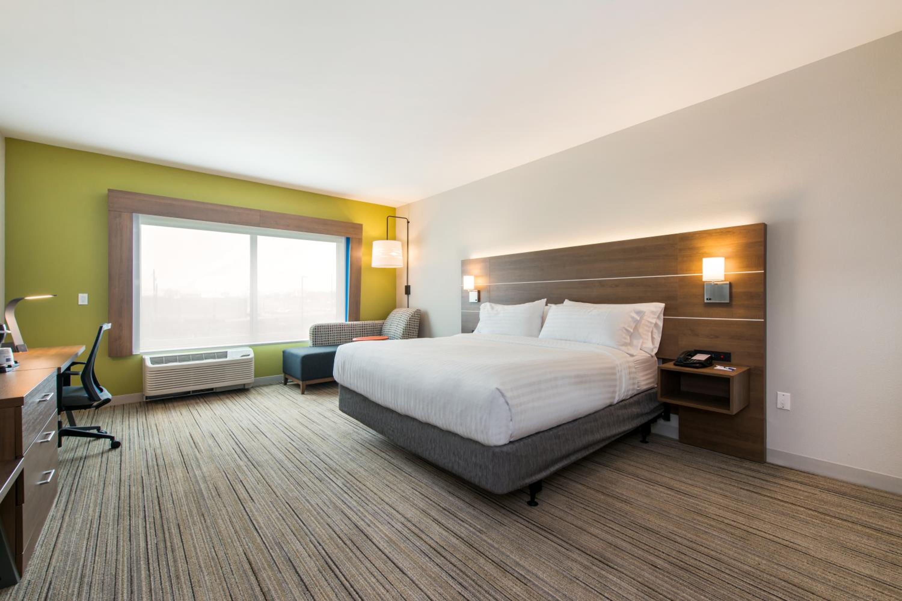 King Room - Hearing Accessible