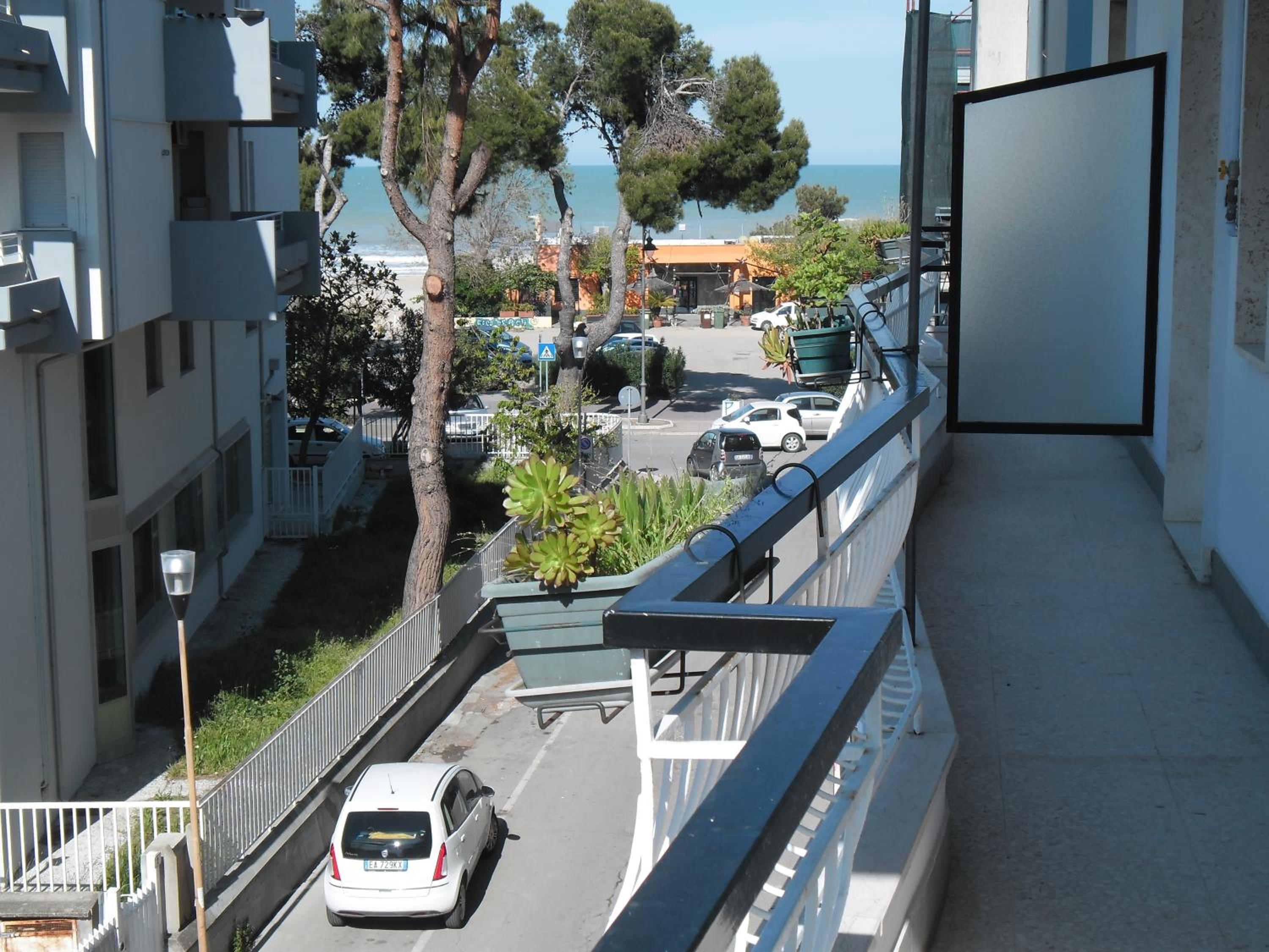 Two-Bedroom Apartment with Balcony (6 Adults)