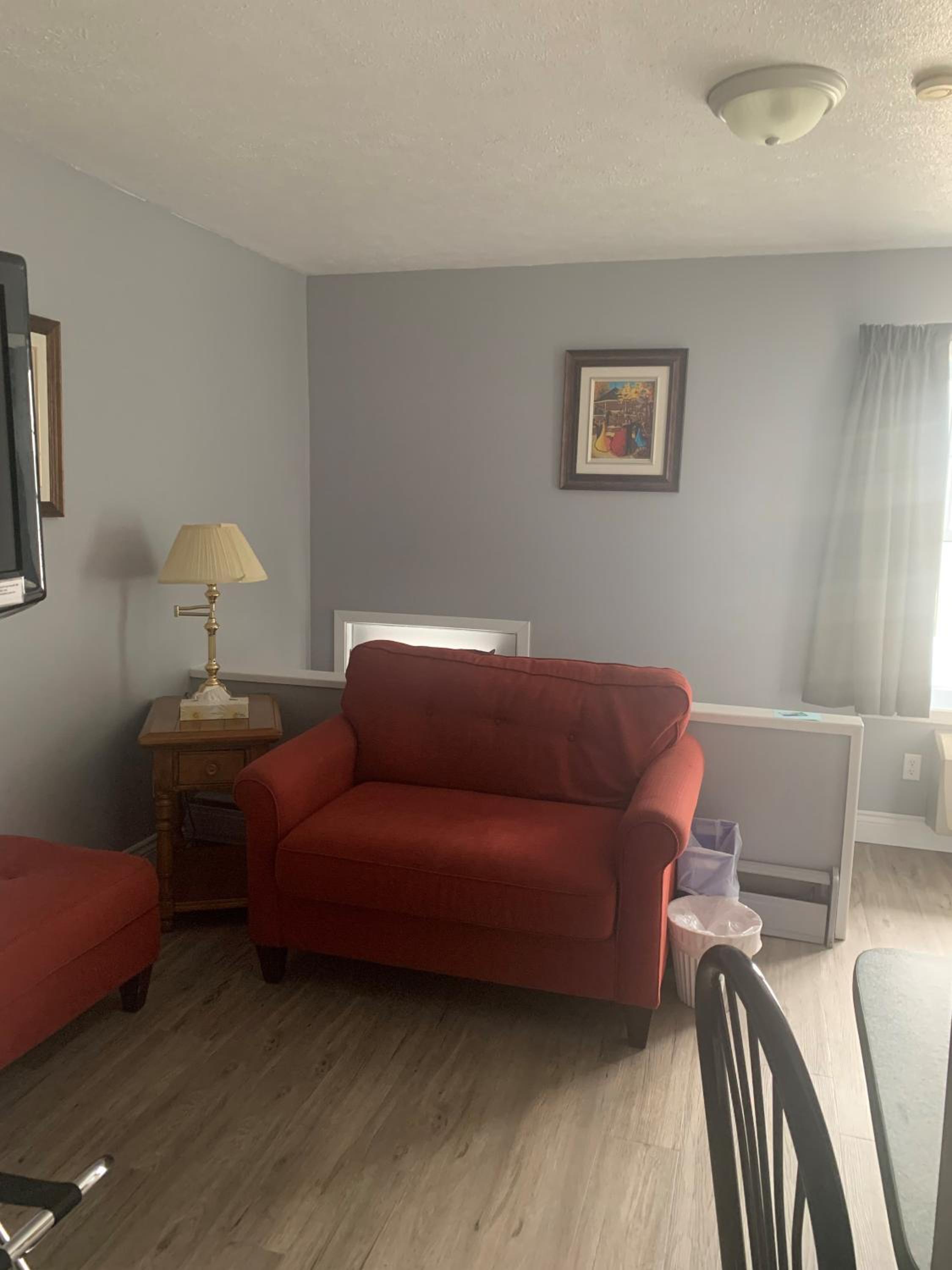 Double Room with One Double Bed - Non Smoking/Pet Friendly photo 3