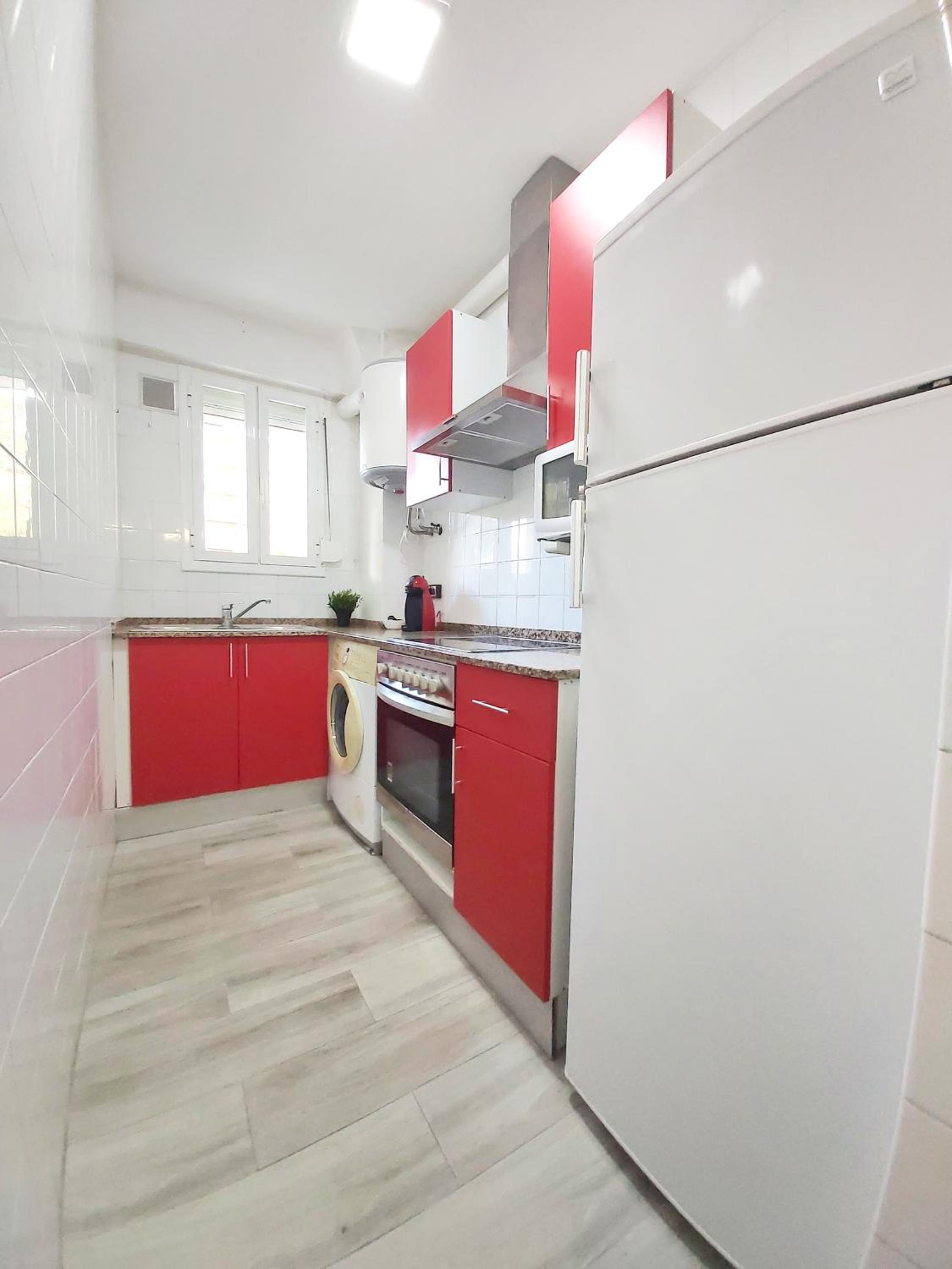 Apartment with Terrace - Photo 21