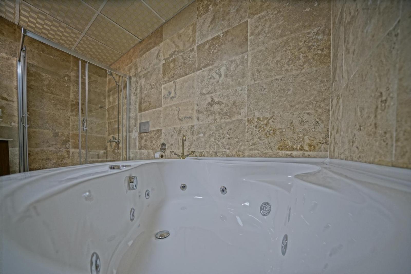 Duplex Suite - Photo 3