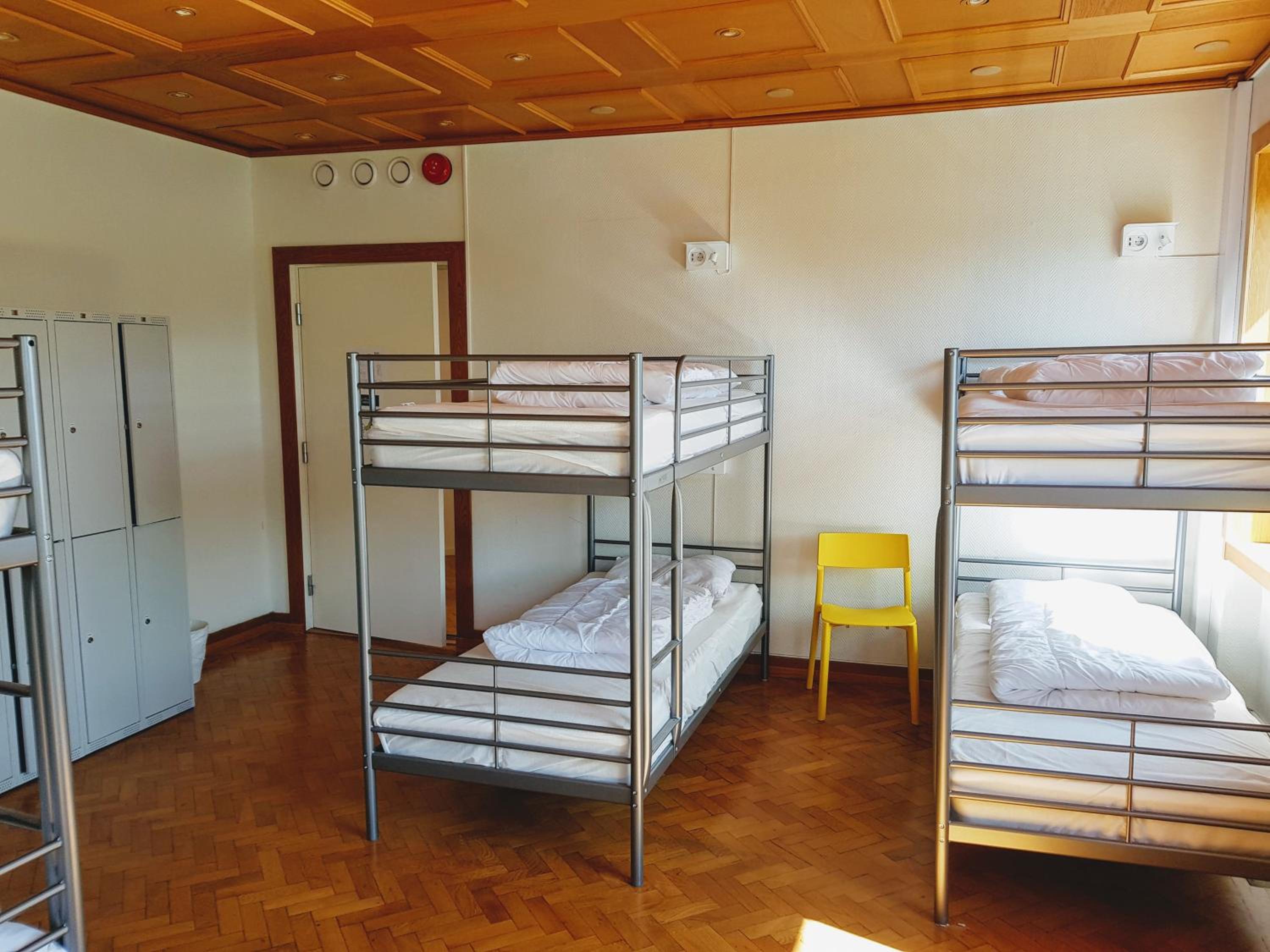 Single Bed in 10-Bed Male Dormitory Room  photo 2