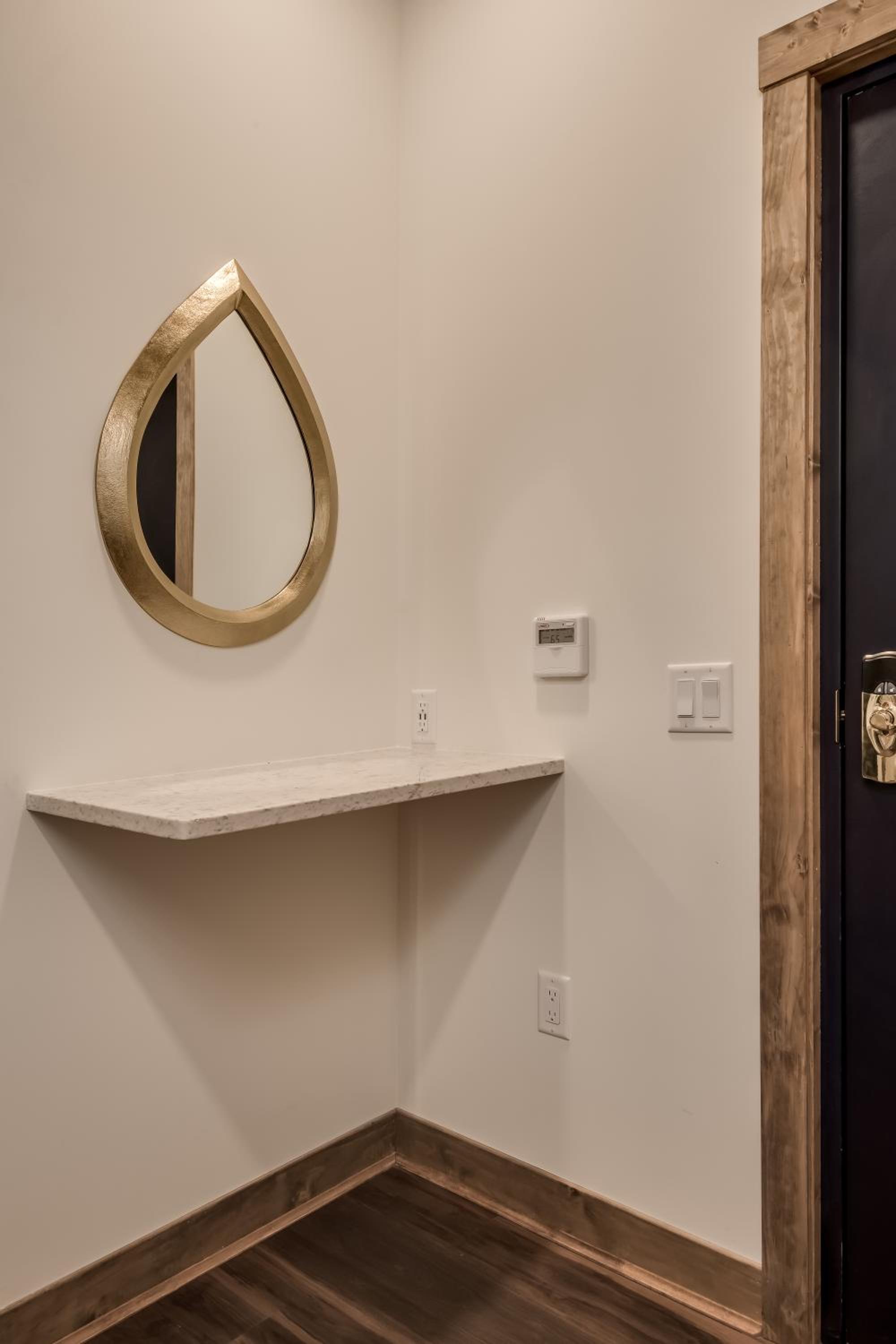 Superior King Suite - Photo 6