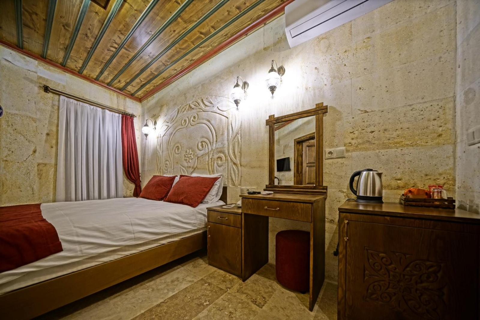 Double Room with Mountain View - Photo 6
