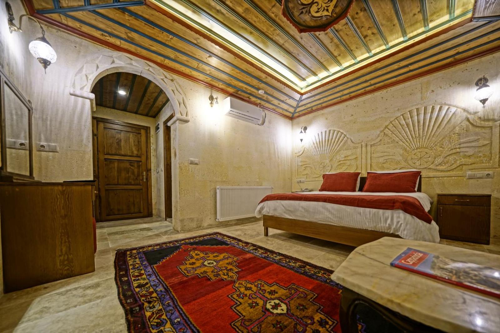 Standard Double Room - Photo 8