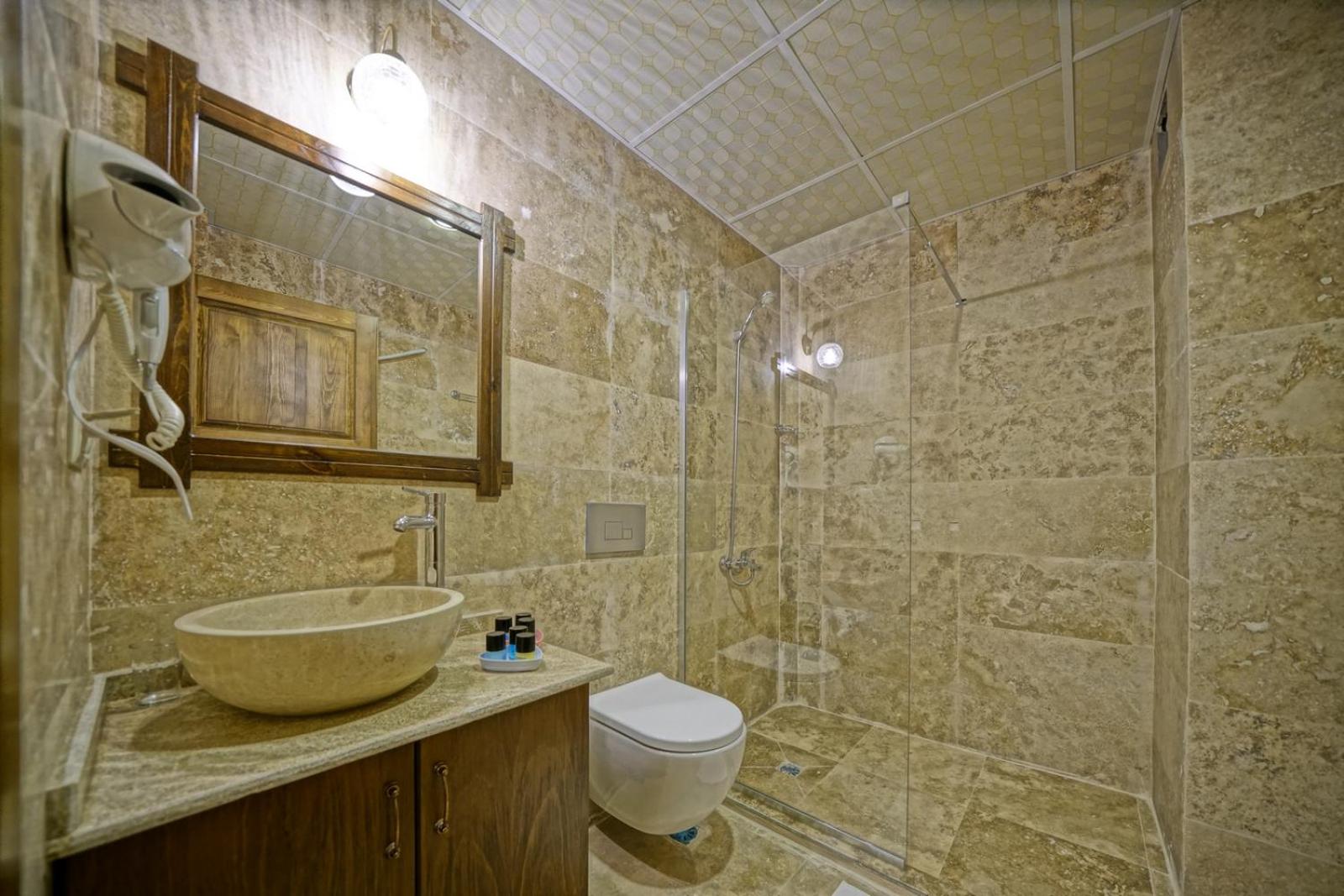 Standard Double Room - Photo 5