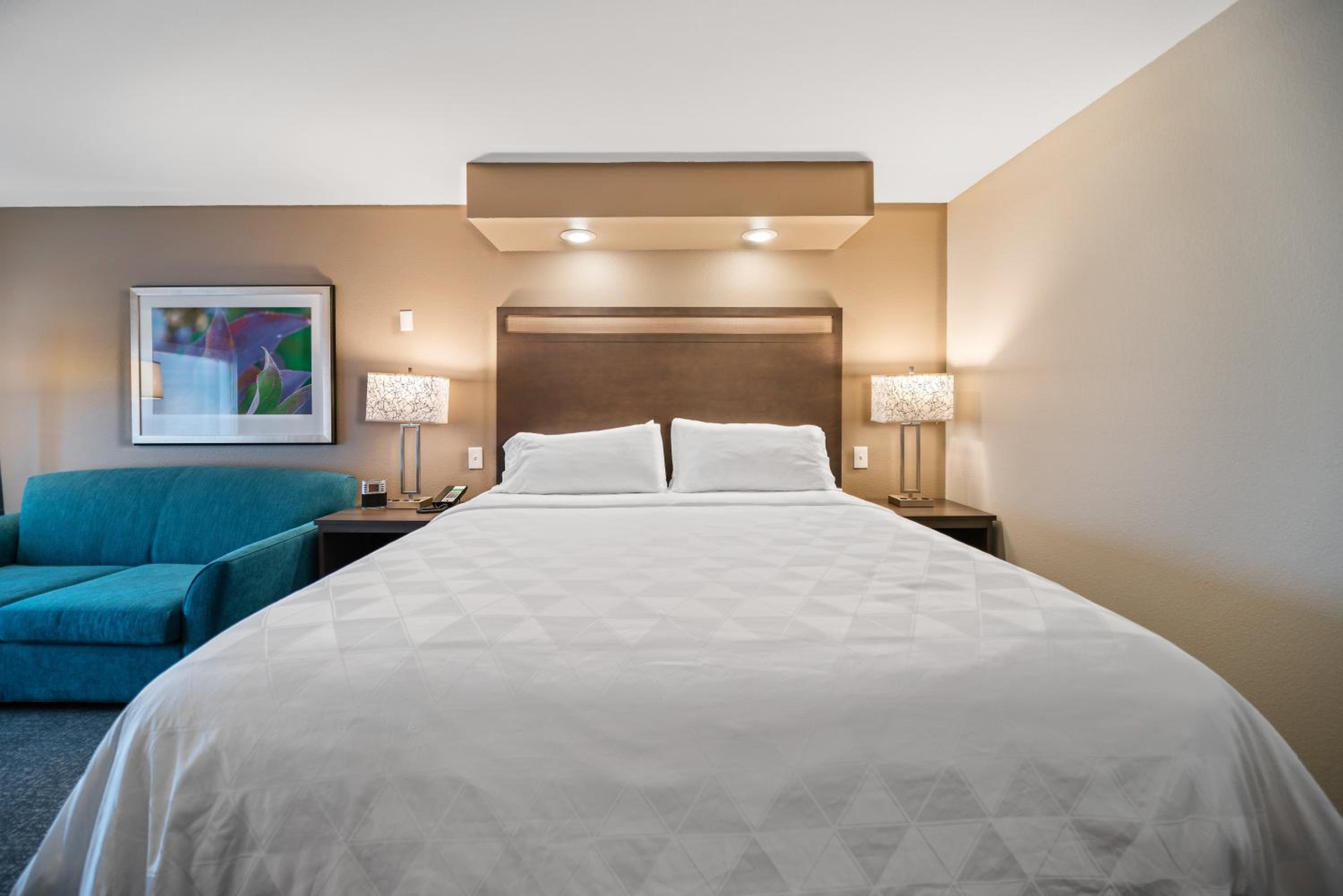 King Room with Sofa Bed - South Wing - Photo 4