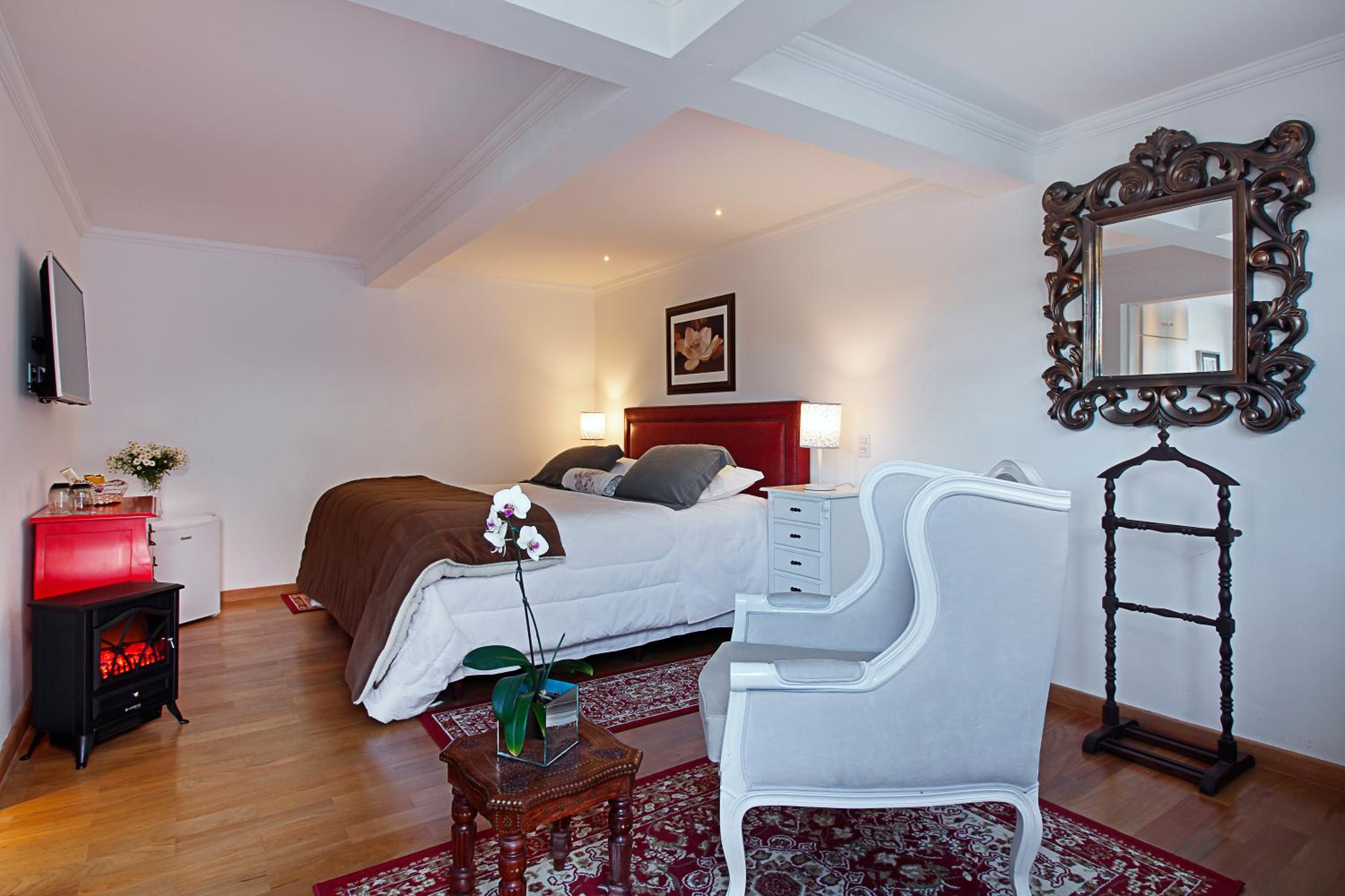 King Room thumbnail 5
