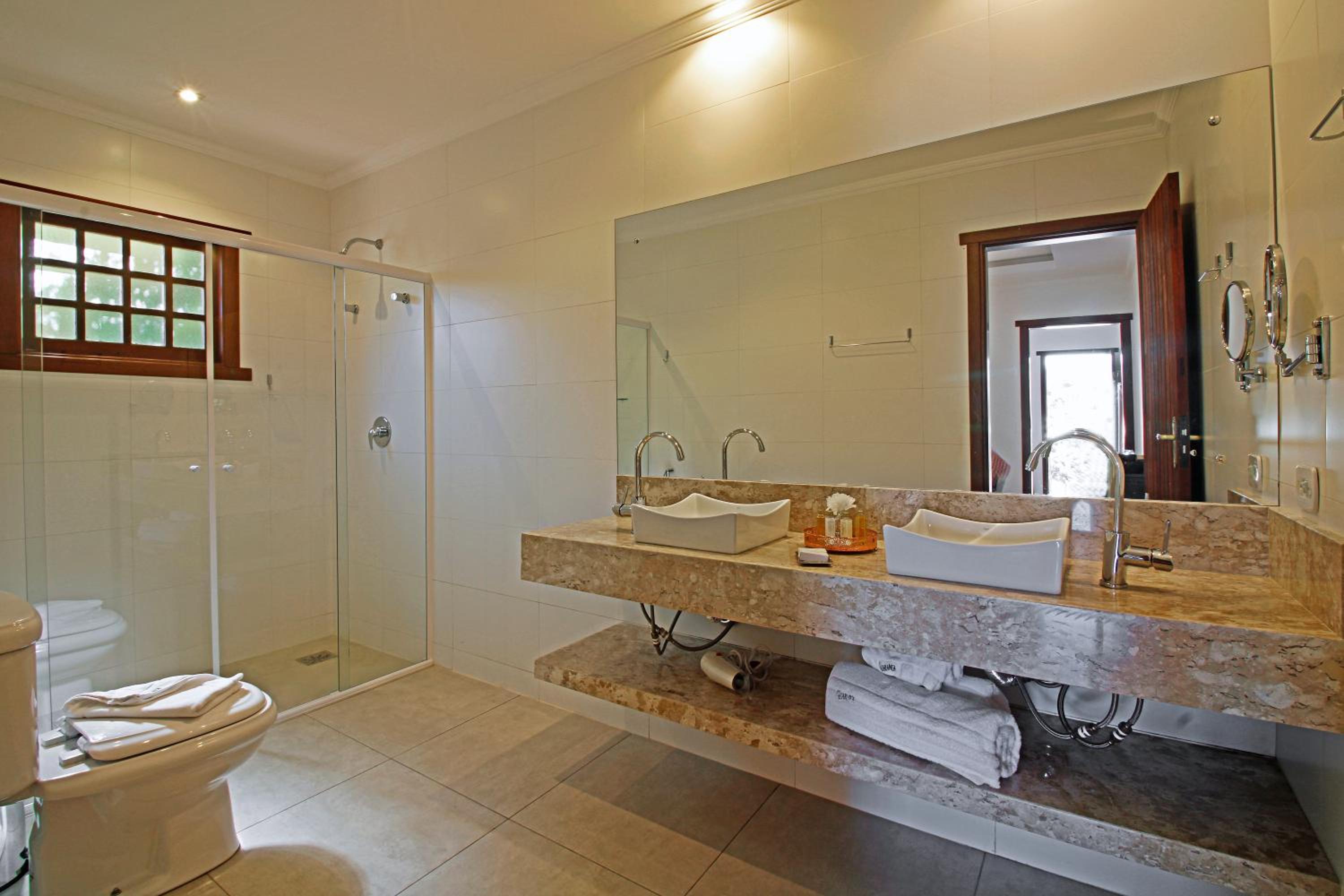 Standard Double Room thumbnail 6