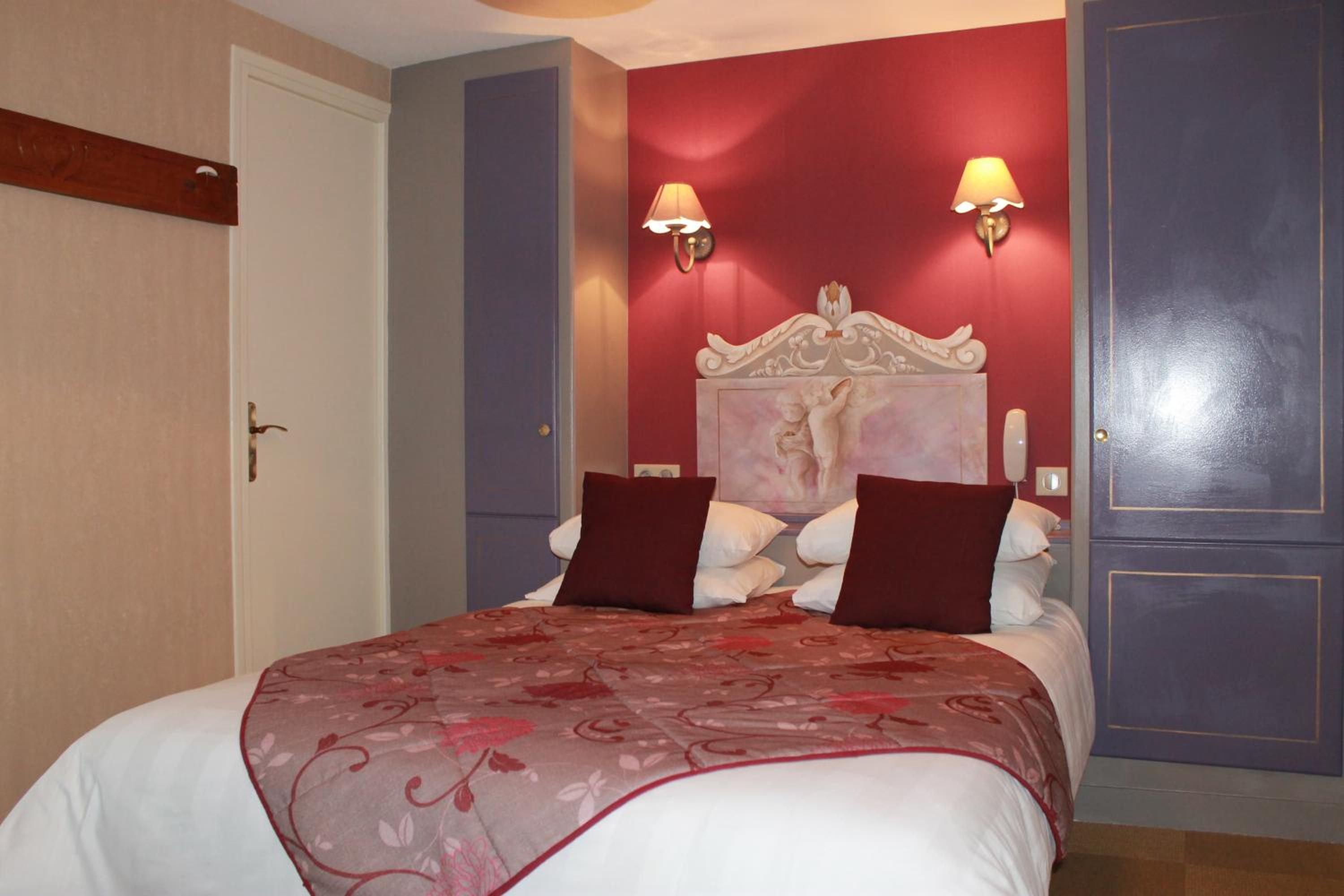 Triple Room (2 Adults + 1 Child) photo 1